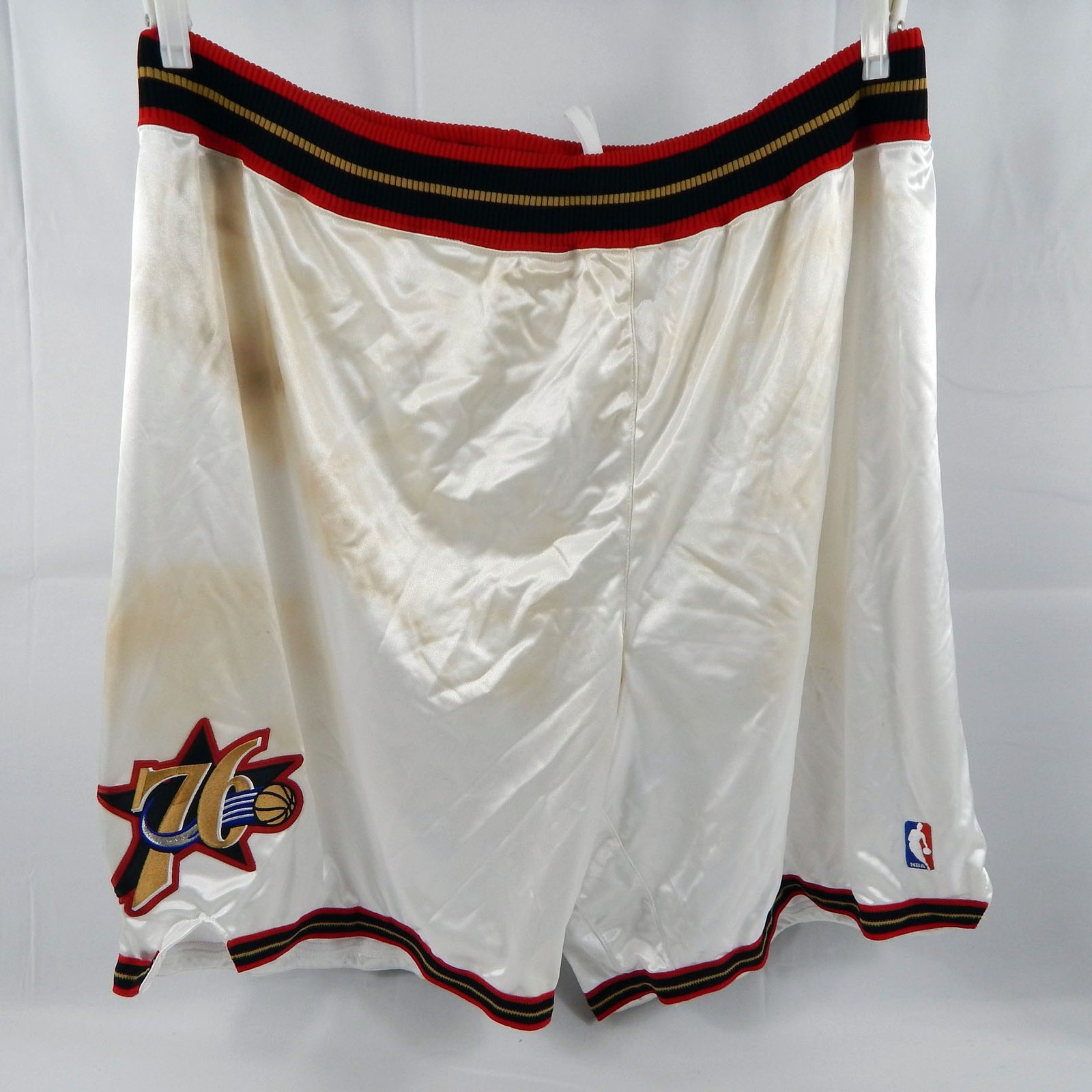 2006-09 Philadelphia 76ers Game Issued White Shorts 50 329