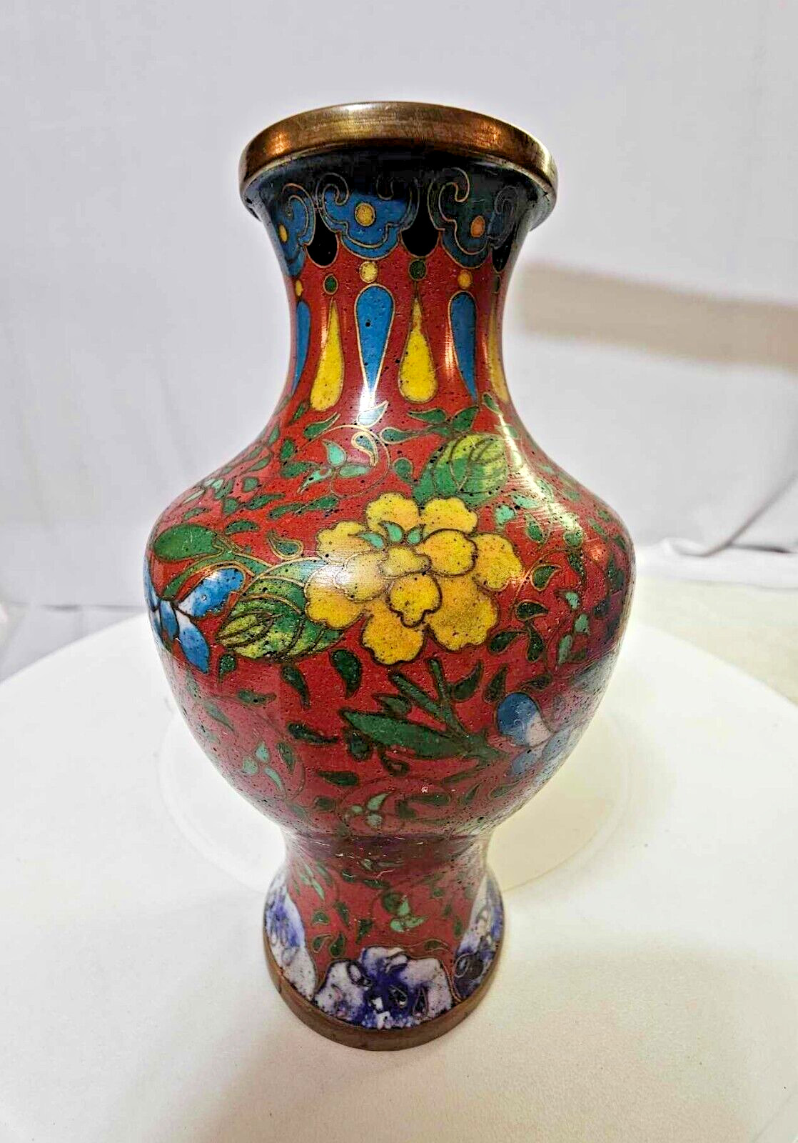 VTg Chinese Cloisonne Enamel Brass Vase 5" Red Blue Yellow Flowers green leaf-A3
