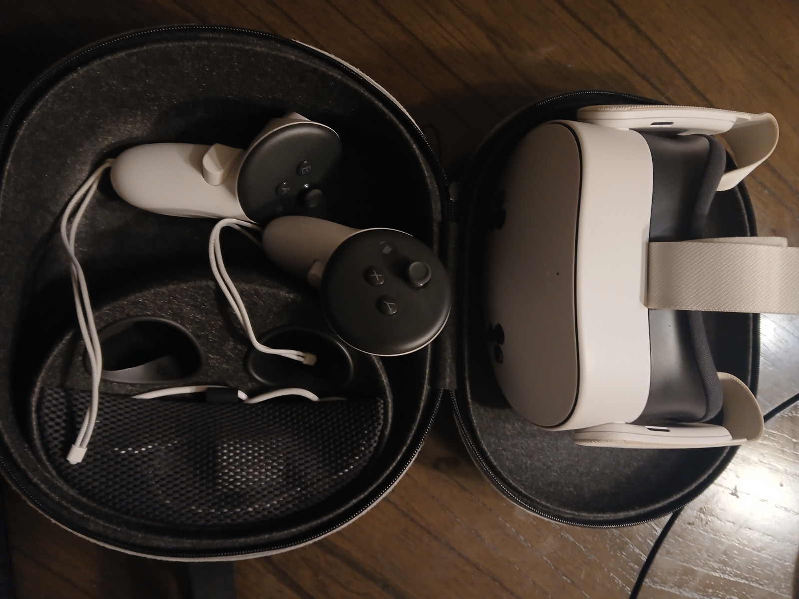 Meta Quest 3S 128GB White With Batman Arkham Shadow