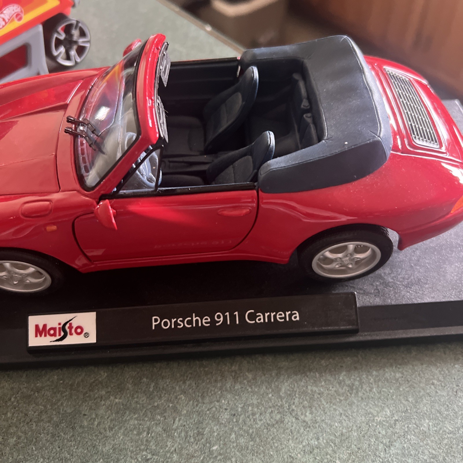 maisto 1:18 diecast cars 1994 porsche 911 Carrera Cabrolet Diecast Model Car