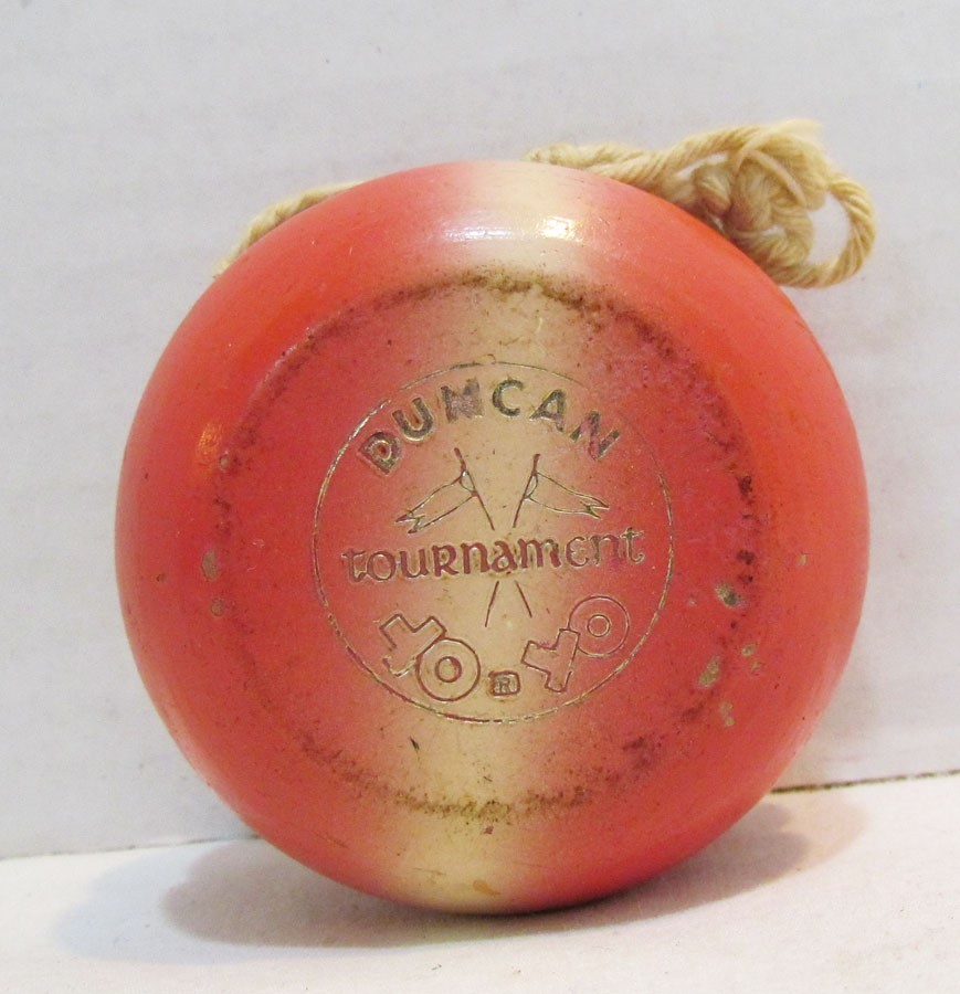 DUNCAN TOURNAMENT TOP YO-YO VINTAGE 50's 60's WOOD WOODEN PINK W/ WHITE STRIPE
