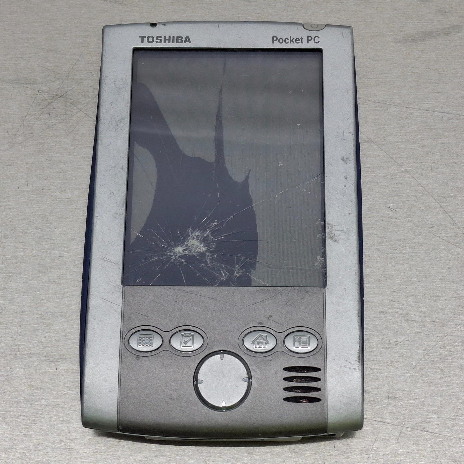 Toshiba Pocket PC PDA e570 Wireless WiFi Windows PA3141U-1P05 - Broken Screen