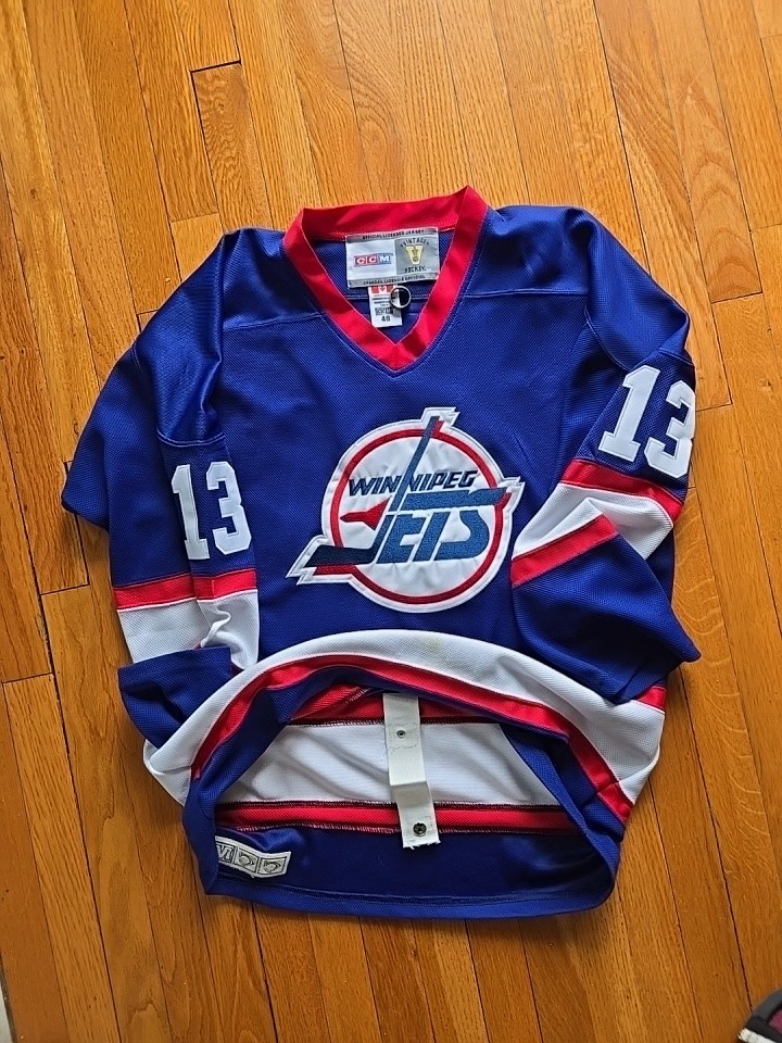 Teemu Selanne Vintage CCM #13 Winnipeg Jets Size 48 Jersey