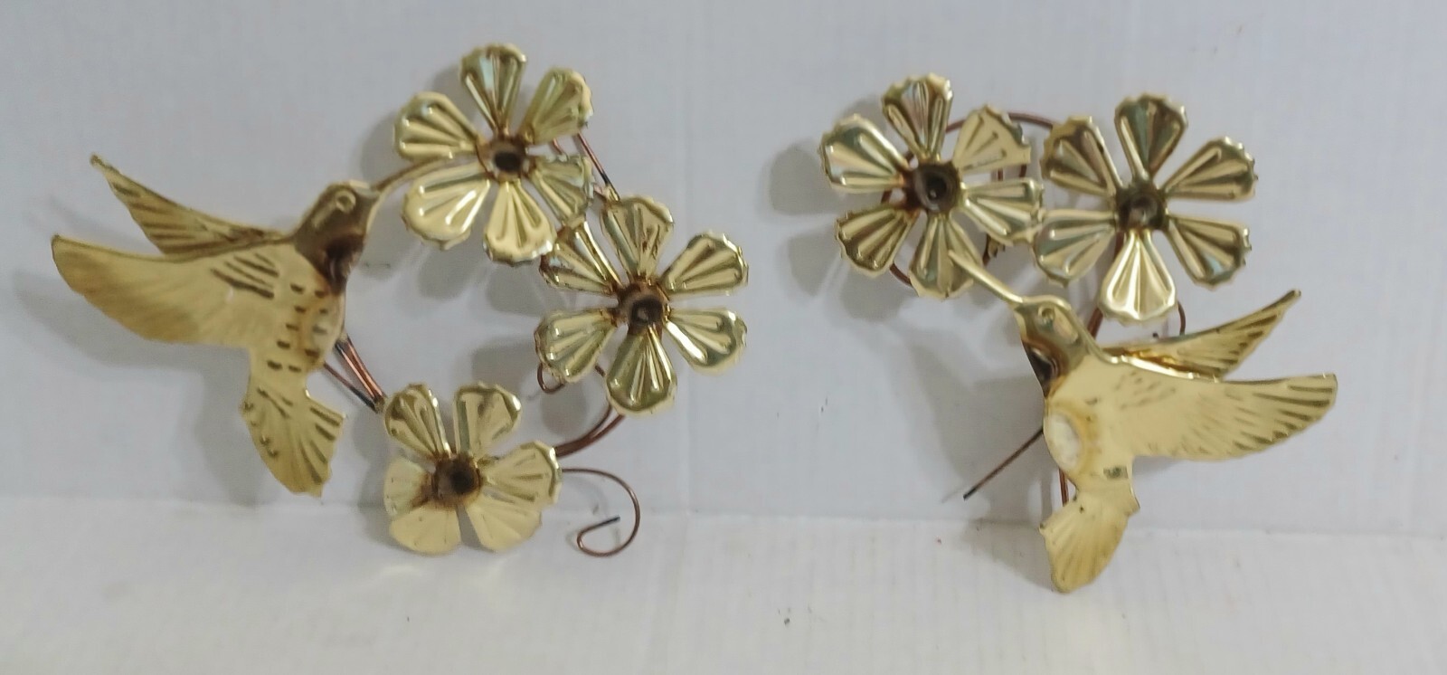 2 PC VINTAGE Home Interiors/Homco Flowers Hummingbirds Brass Wall Hanging Decor