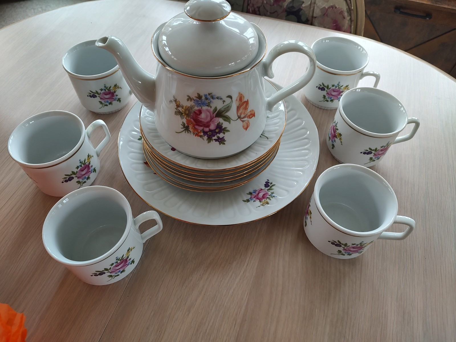VINTAGE GERMAN GDR JLMENAU TEA SET GOLD RIM,DRESDEN FLOWER BOUQUET DESIGN