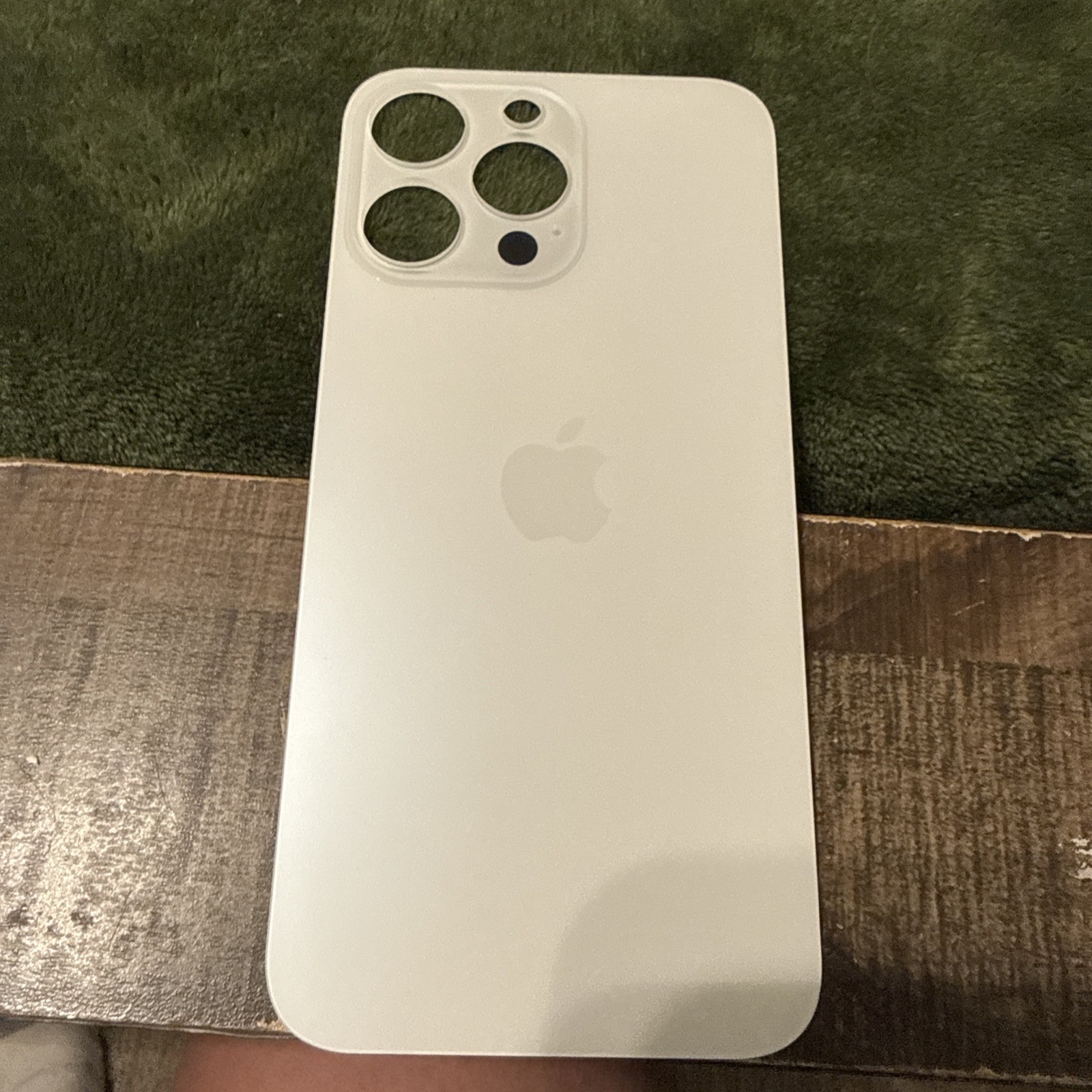 White iPhone 14 Pro Max Back Glad