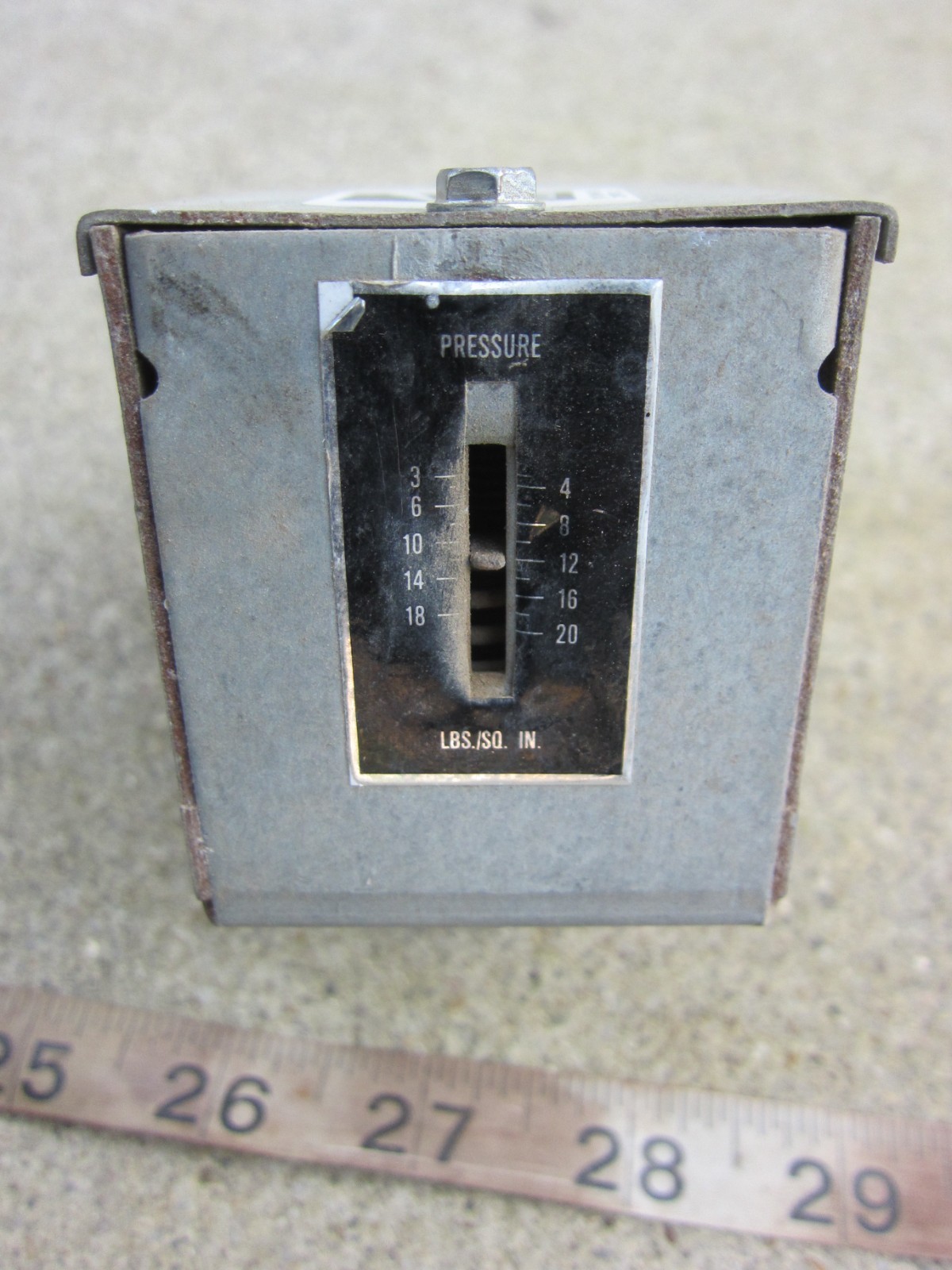 PENN P10BC-9 3-20 Psig Pressure Switch, Used