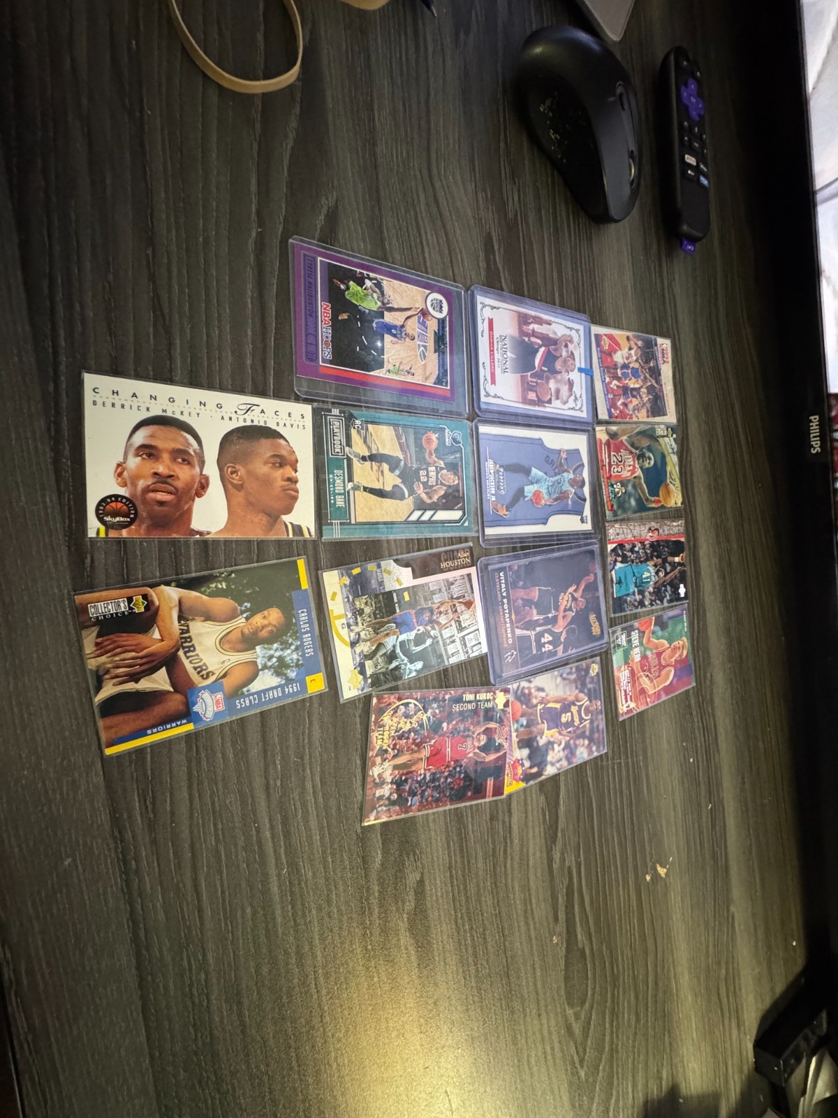 Lot of Vintage Basketball Cards(477)