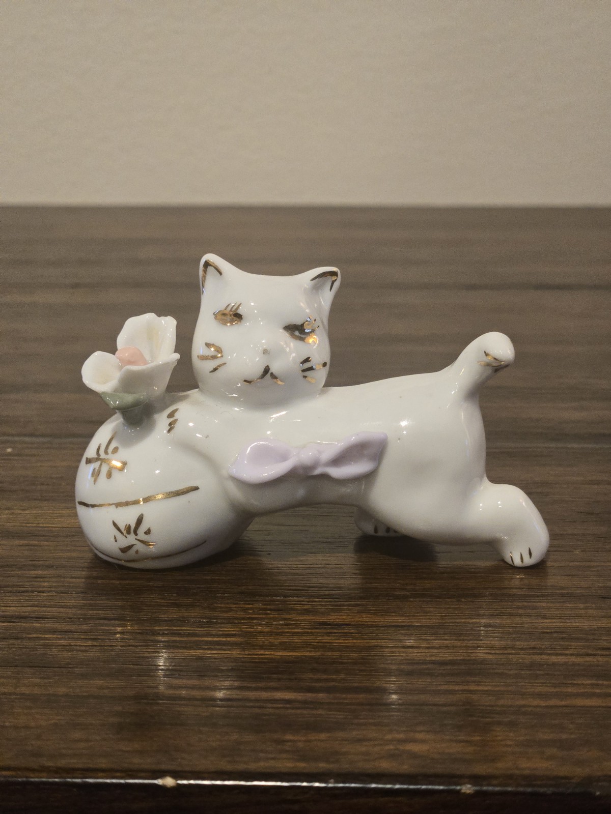 VTG Japanese Porcelain White Cat Gold Accent Purple Bow Ball Flower Figurine