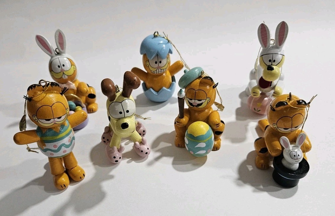 Vtg 1981 Lot of 7 Dakin Garfield & Odie Wooden Easter Hanging Ornaments 
