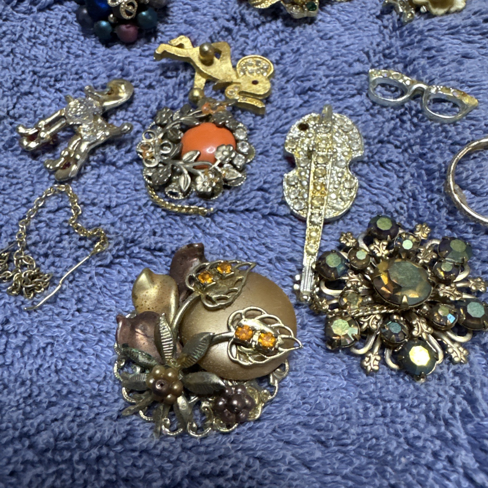 Broken Brooches To Make Collage