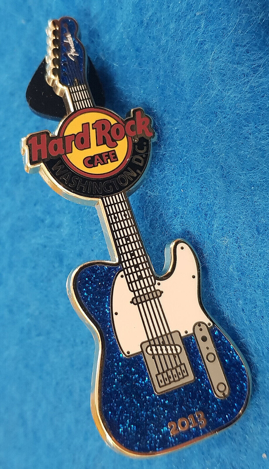 WASHINGTON DC BLUE FENDER GUITAR Hard Rock Cafe QUARTERLY PIN MEET 2013 LE100