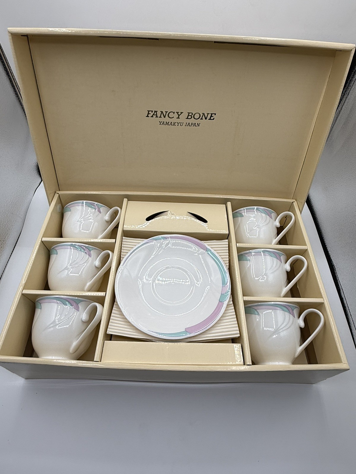 YAMAKYU Japan 12 Piece Tea Cups & Saucers Set New Bone Japan