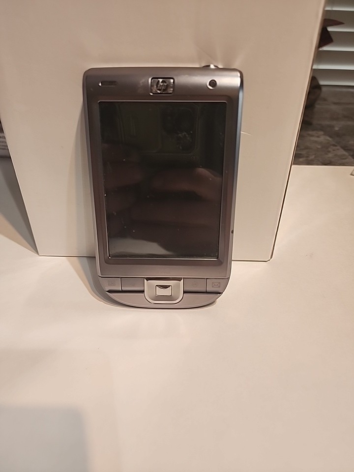 Hp iPAQ 111 Classic Handheld Device No Stylus Or Charger.  Working With Guide