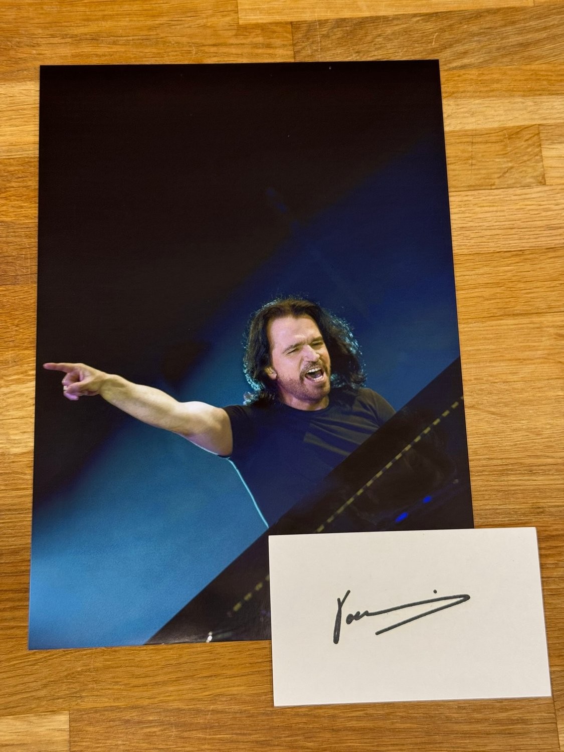 Yanni Composer and pianist, genuine Autograph
