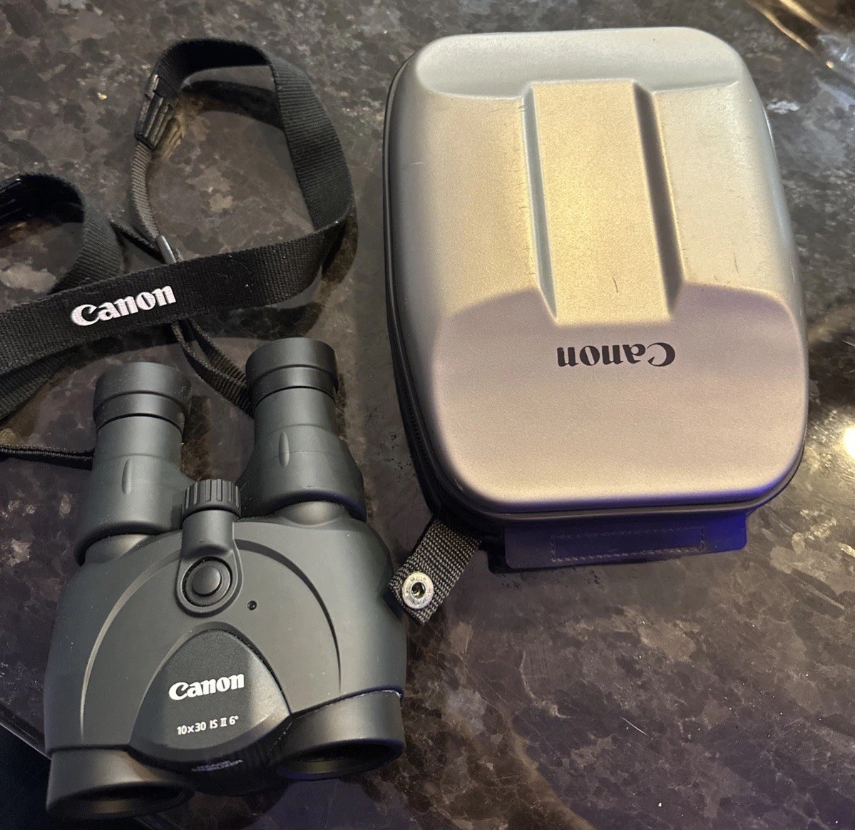 Canon 10x30 IS II Image Stabilized Binoculars Optic Zoom & Hard Sided Case Japan