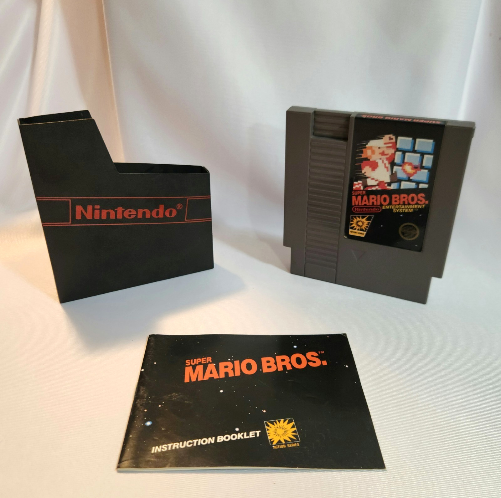 Super Mario Bros. (NES, 1985) Authentic Complete w/ Manual & Sleeve Excellent