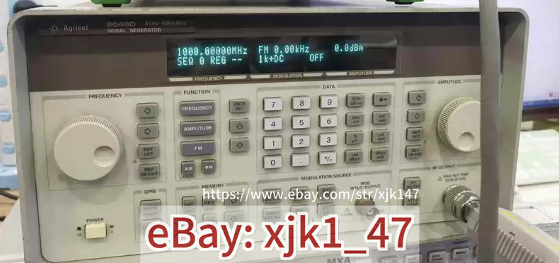 Agilent / HP 8648D Synthesized Signal Generator ( 9 KHz - 4000 MHz )