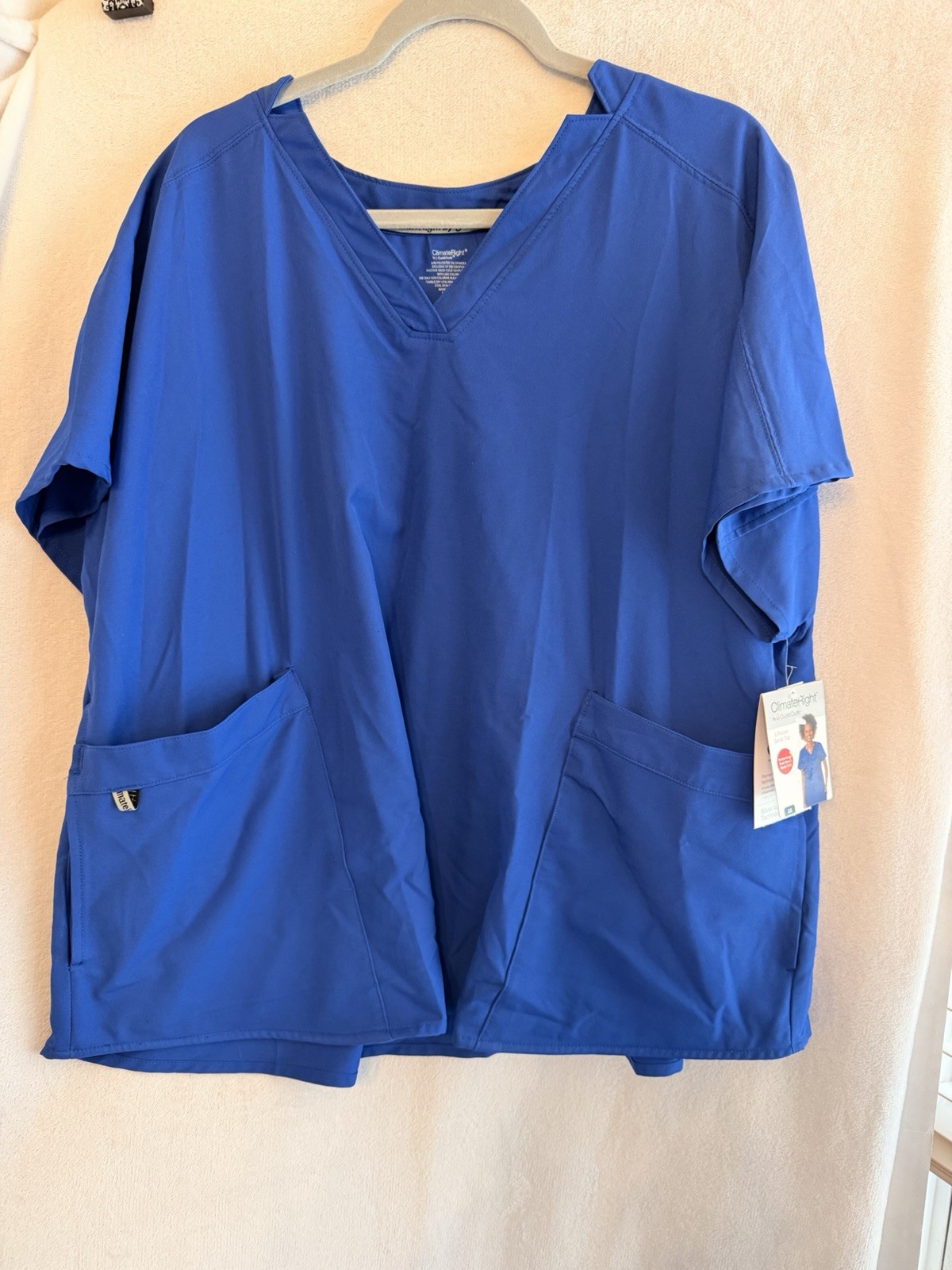 Cuddl Duds Climate Right Women’s 3X Royal Blue Scrub Top Antibacterial. ST46