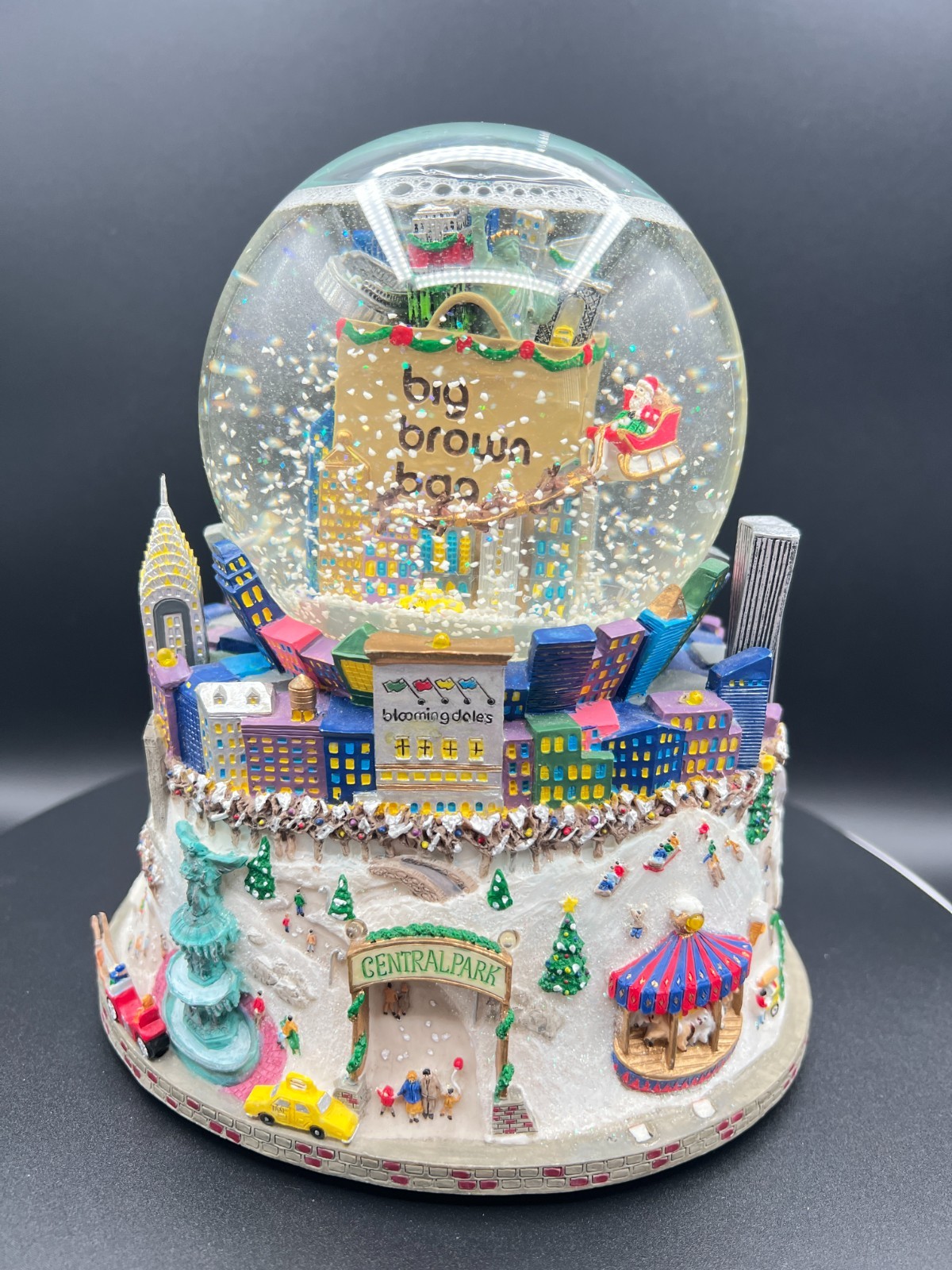 Bloomingdale's Big Brown Bag New York Central Park Musical Light Up Snow Globe