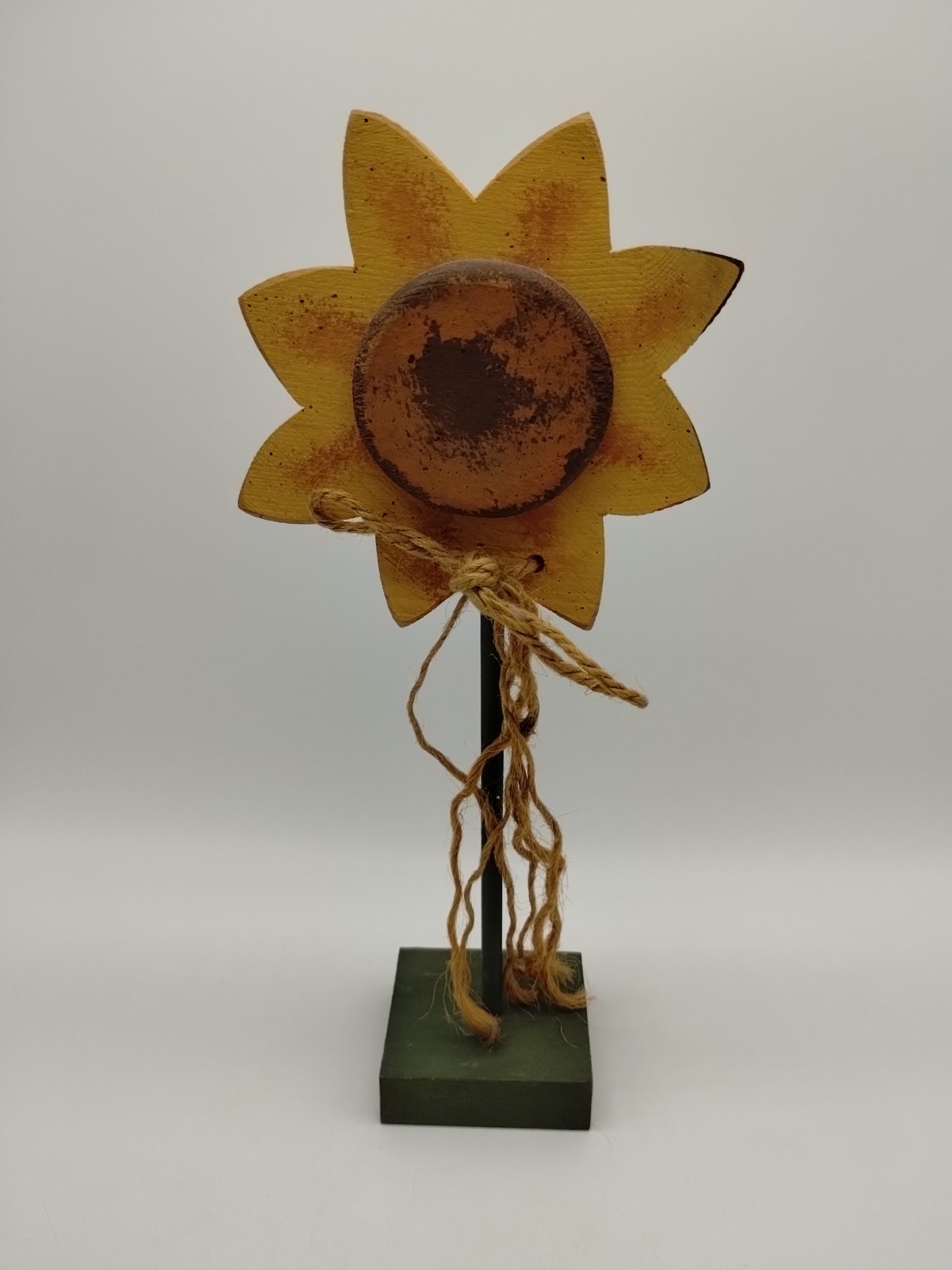 Vintage Wooden Primitive Rustic Sunflower Tabletop Decoration 11" Tall