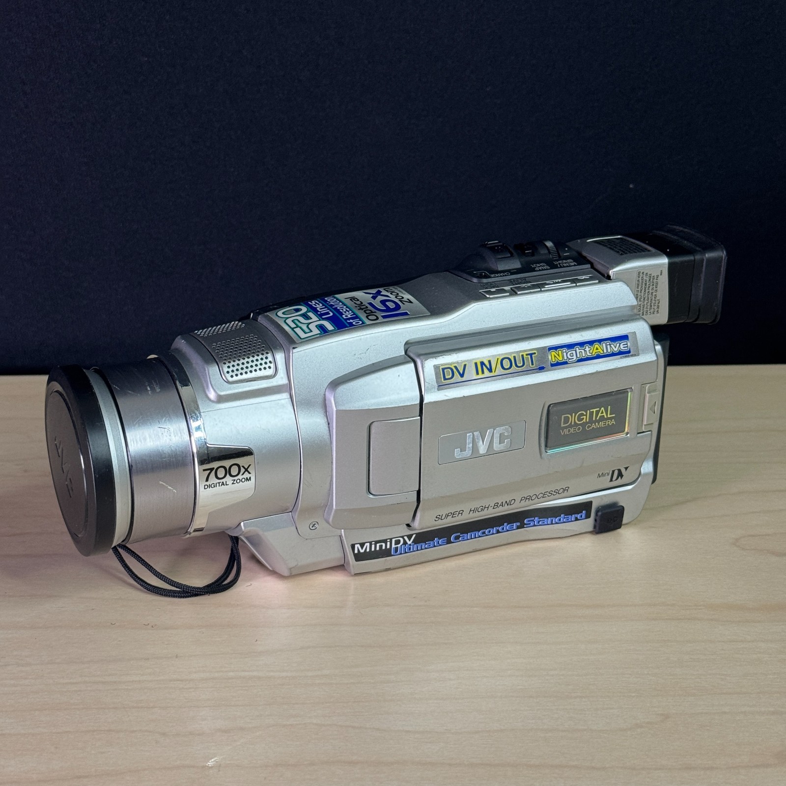 JVC GR-DVL120U Camcorder w mini tape, AC adapter  Vintage Tested Working