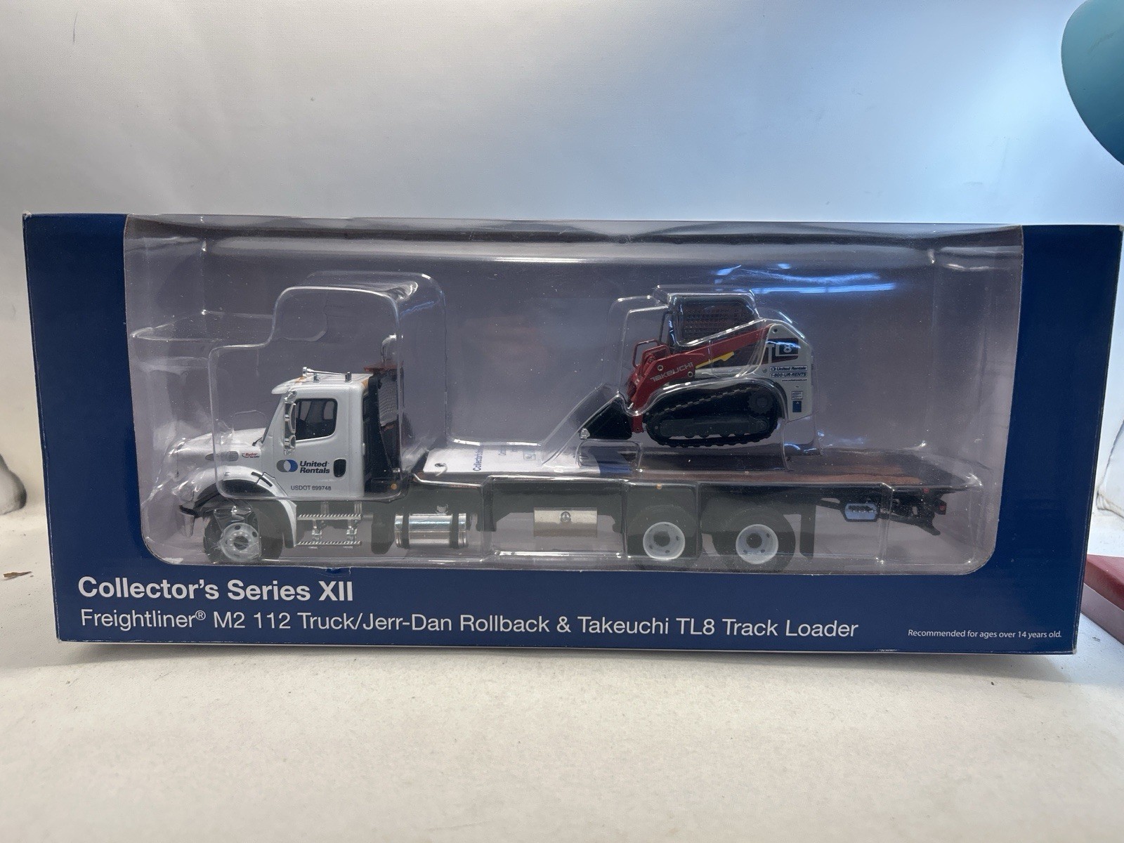 Freightliner M2 Rollback Tow Truck United Rentals TL8 Loader Diecast 1:64 NIB