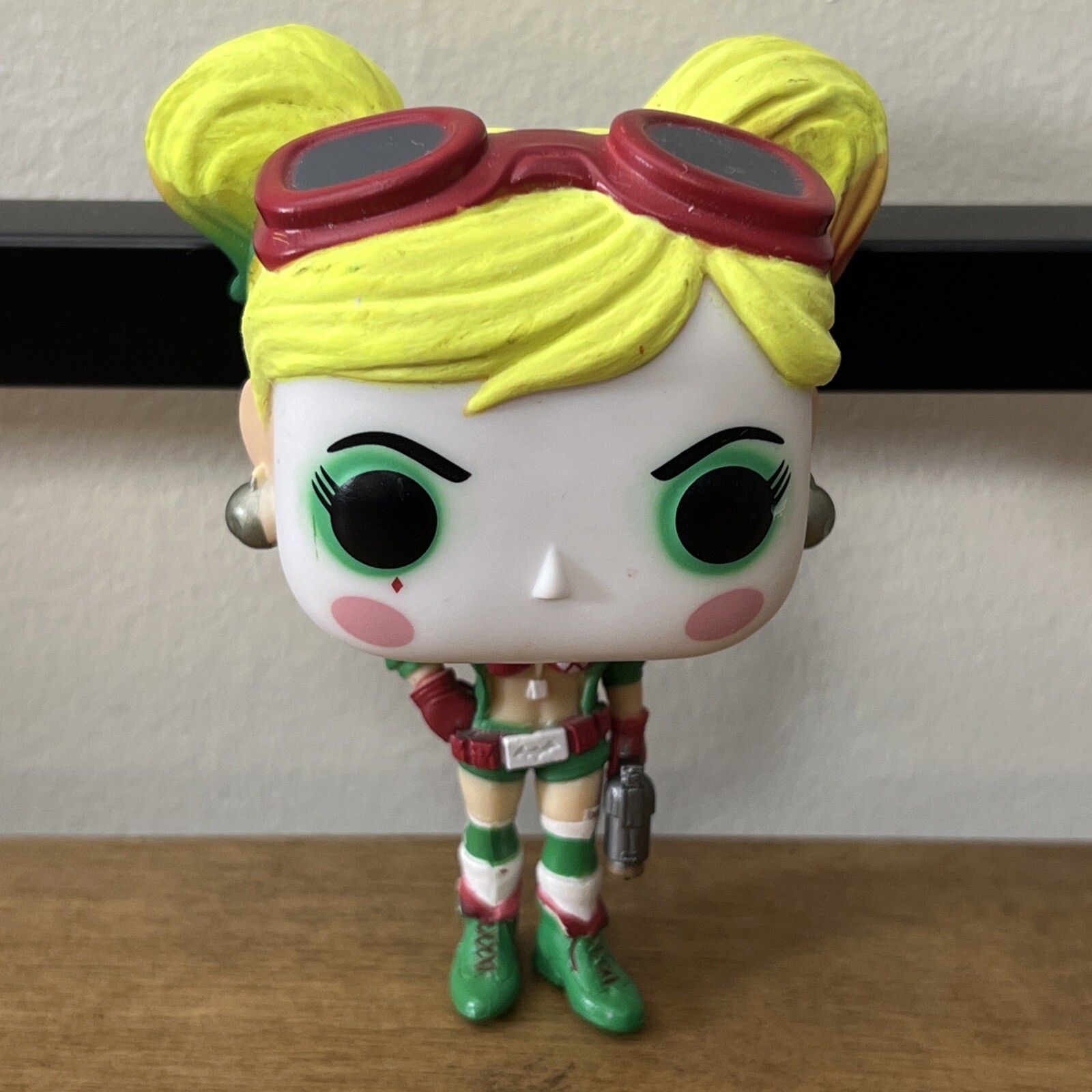 Funko Pop! Vinyl: DC Comics - Harley Quinn (Bombshells) (Festive) - Mama Mio ...