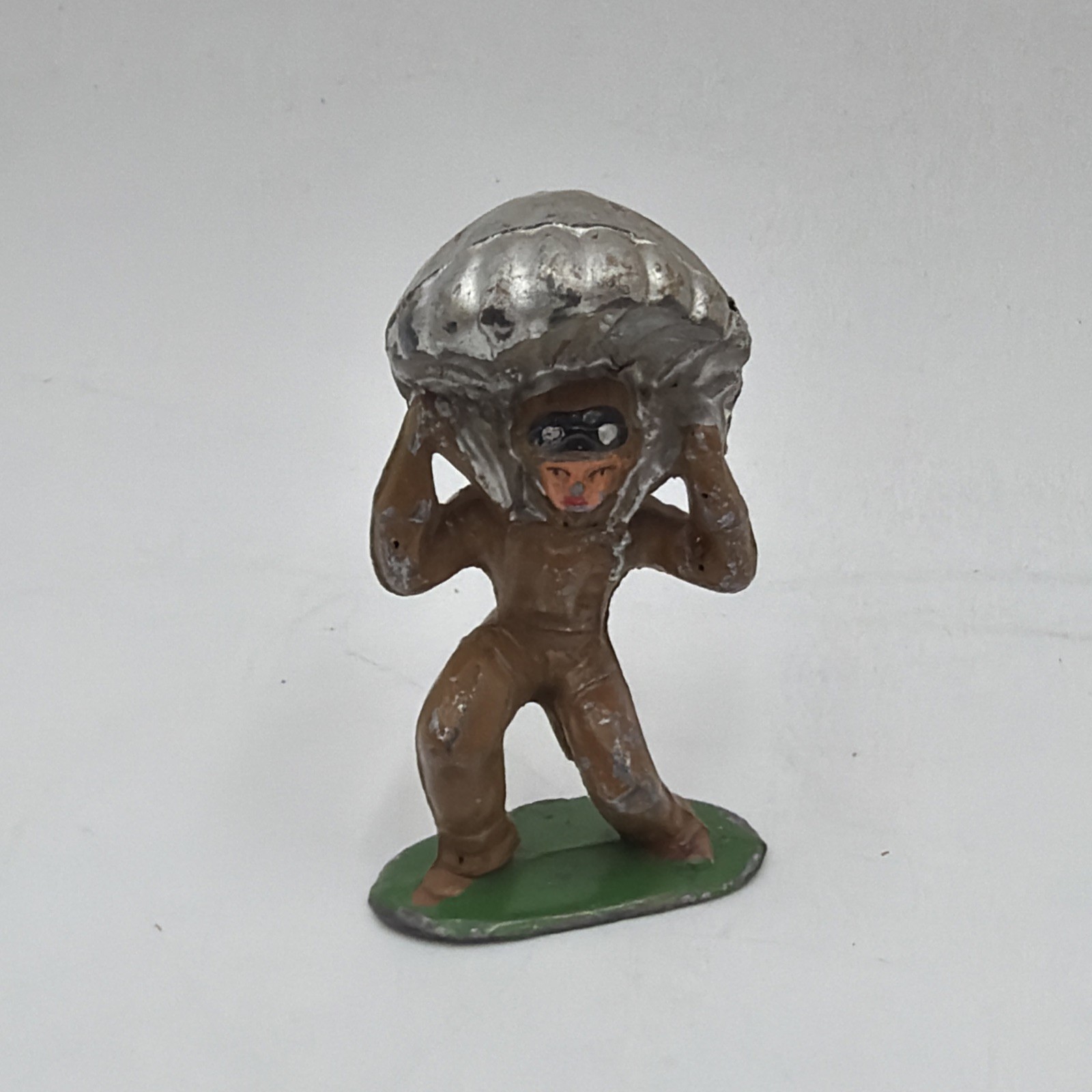 Vintage Barclay  Manoil Toy Soldier-Paratrooper-Parachute 784 USA