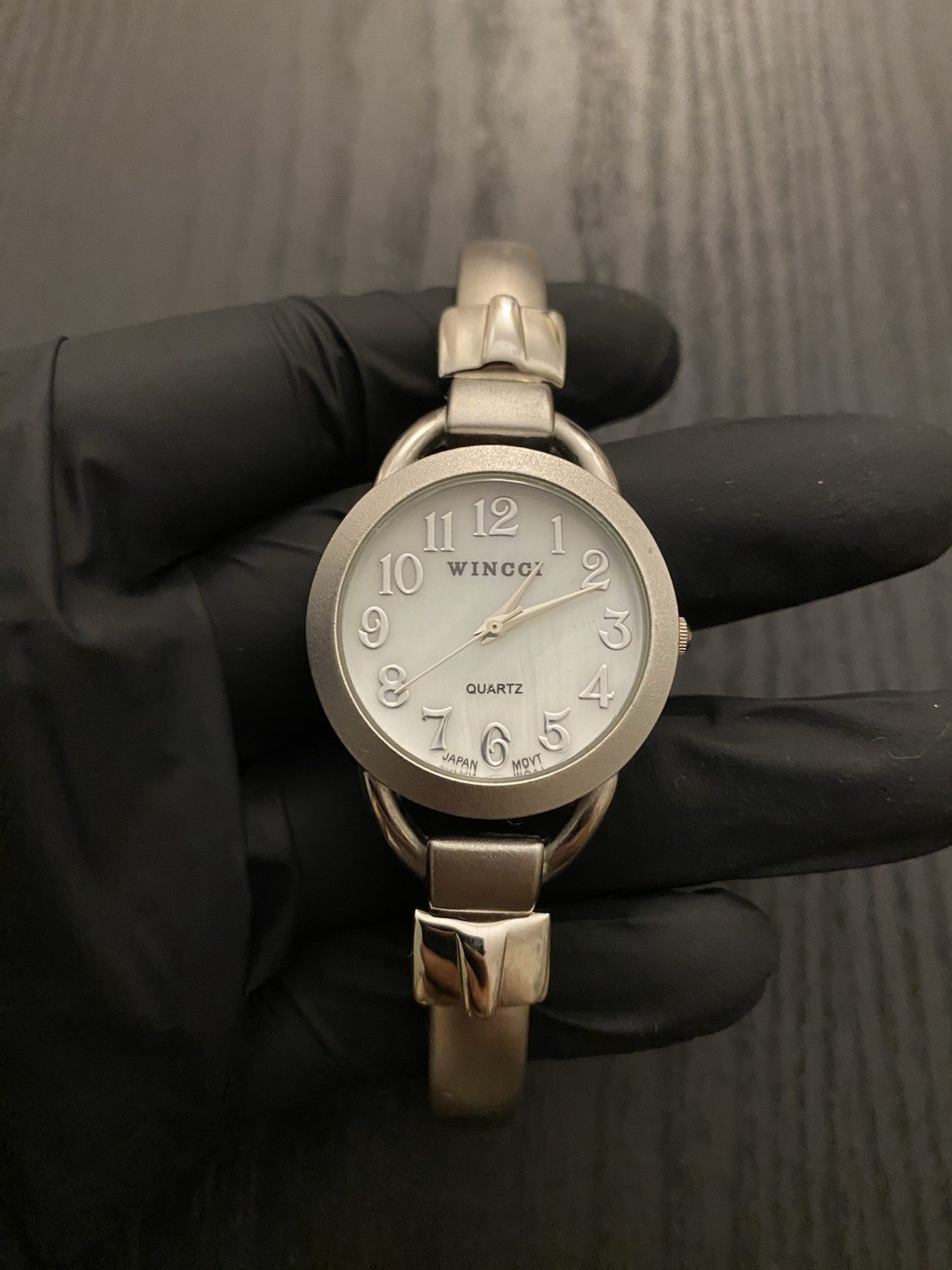 Wincci Women’s Elegant Bangle Cuff Stainless Steel Watch