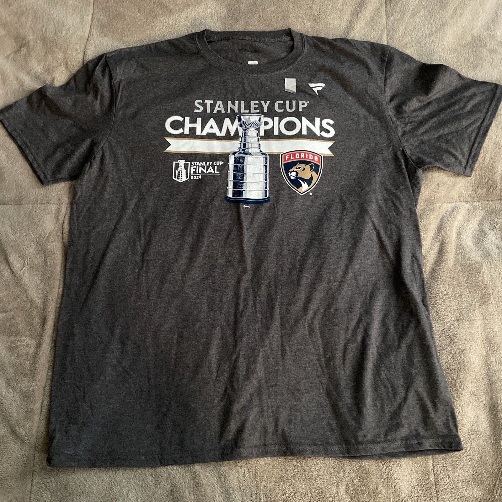Florida Panthers NHL 2024 Stanley Cup Champions Grey T-Shirt Size XL NWT