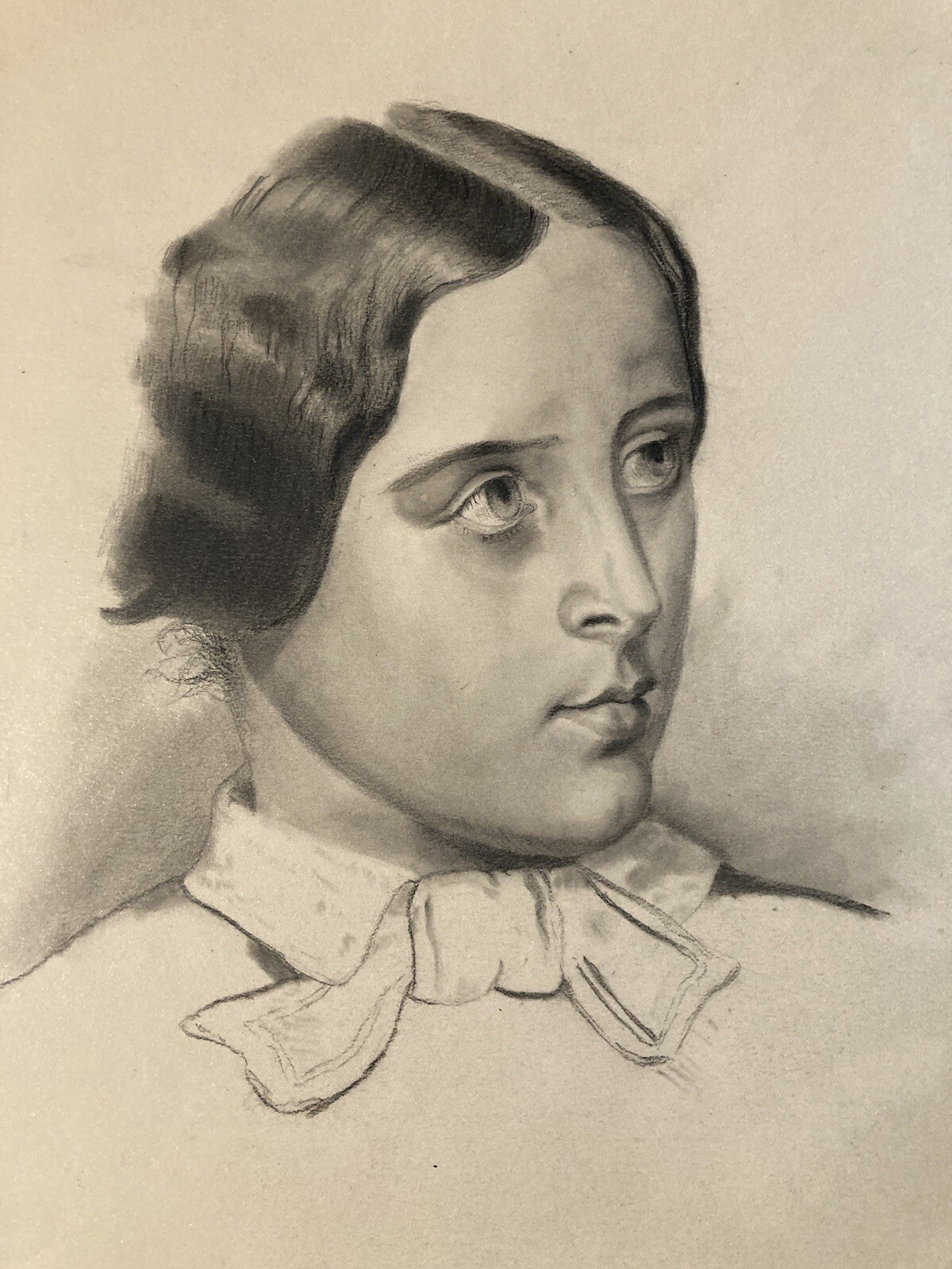 Très Beau Grand Dessin Mine De Plomb xixe fusain portrait jeune femme art buste