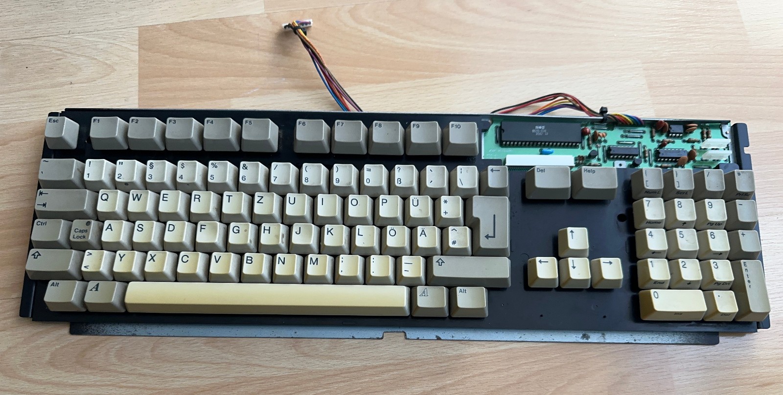 Mitsumi Keyboard For AMIGA 500/A500+ LED:RED - GREEN, Works.. #04 26