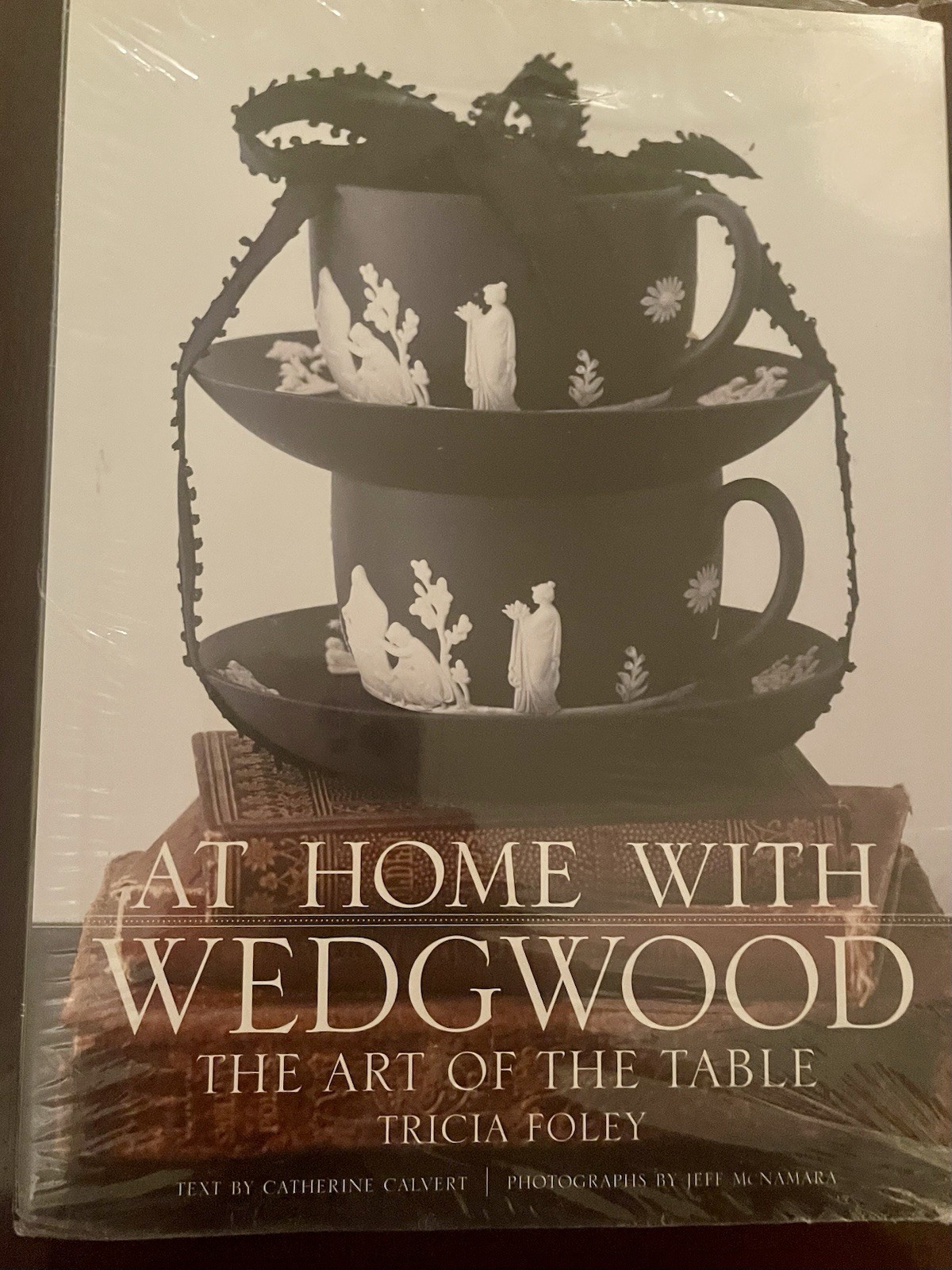 At Home With Wedgwood: The Art Of The Table Bu Tricia Foley-Hardcover-New