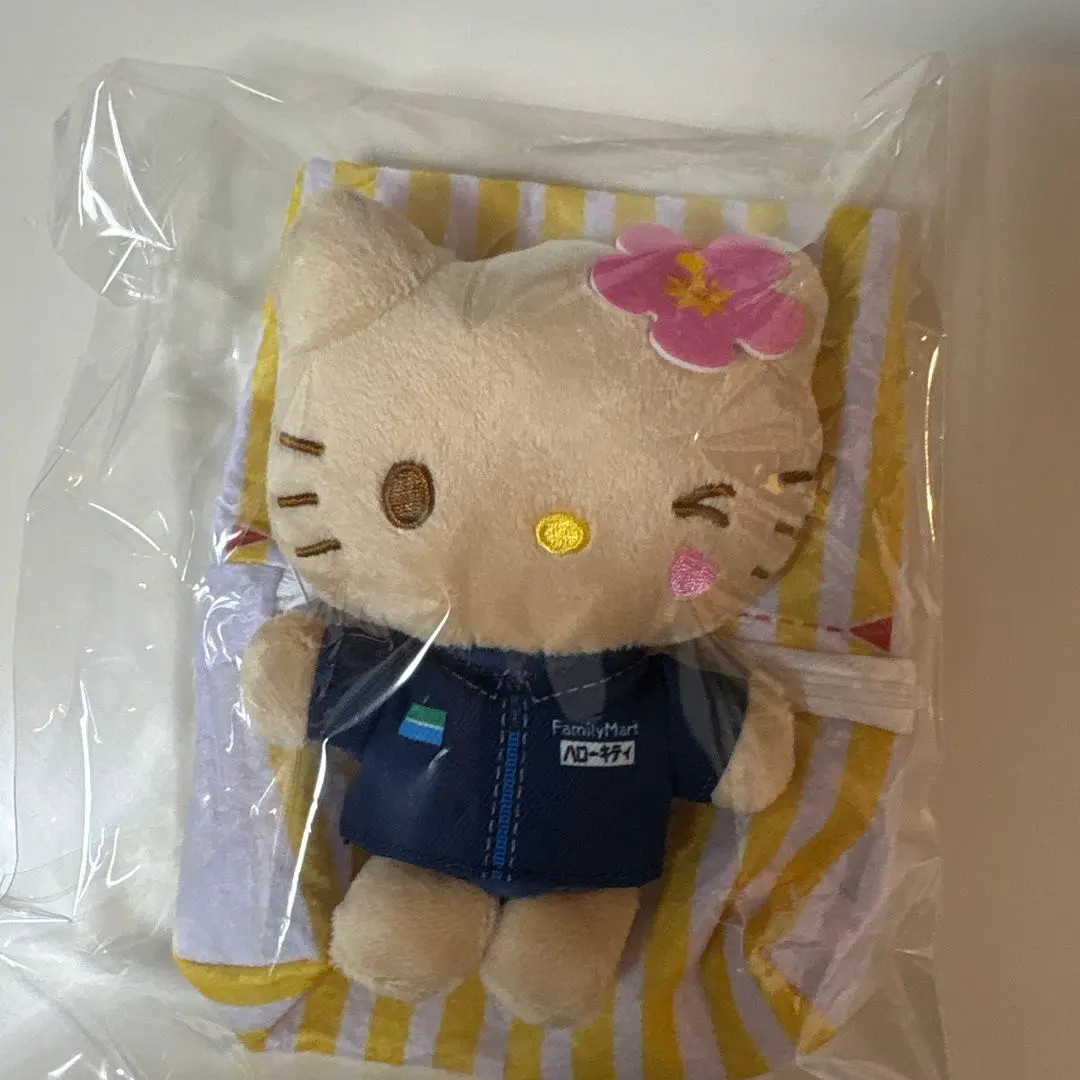 Sanrio x Famichiki Mascot Keychain Hello Kitty Gal ver Brand New FS JP