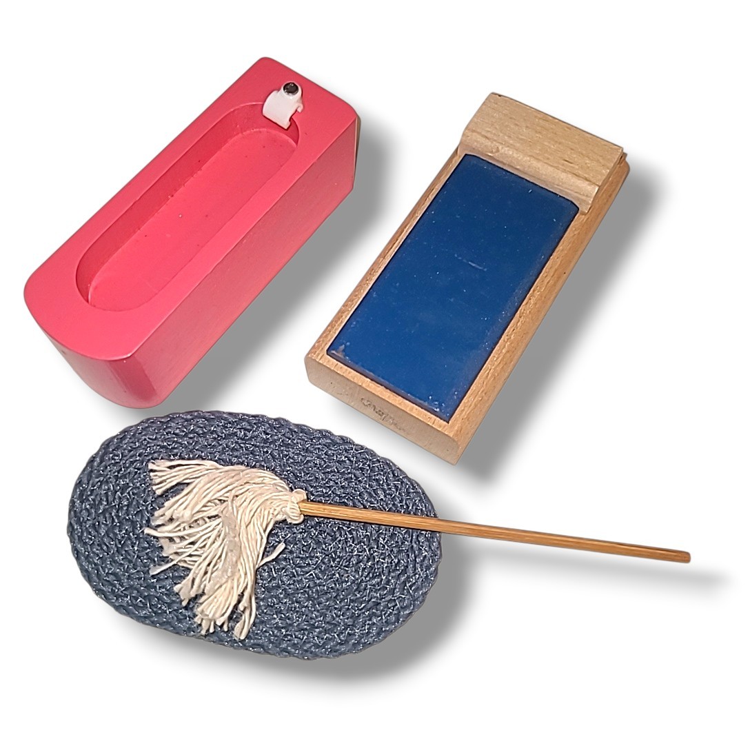 Vintage Dollhouse Furniture Lot Bed Bathtub Rug Mop Miniature Accessories 4pc