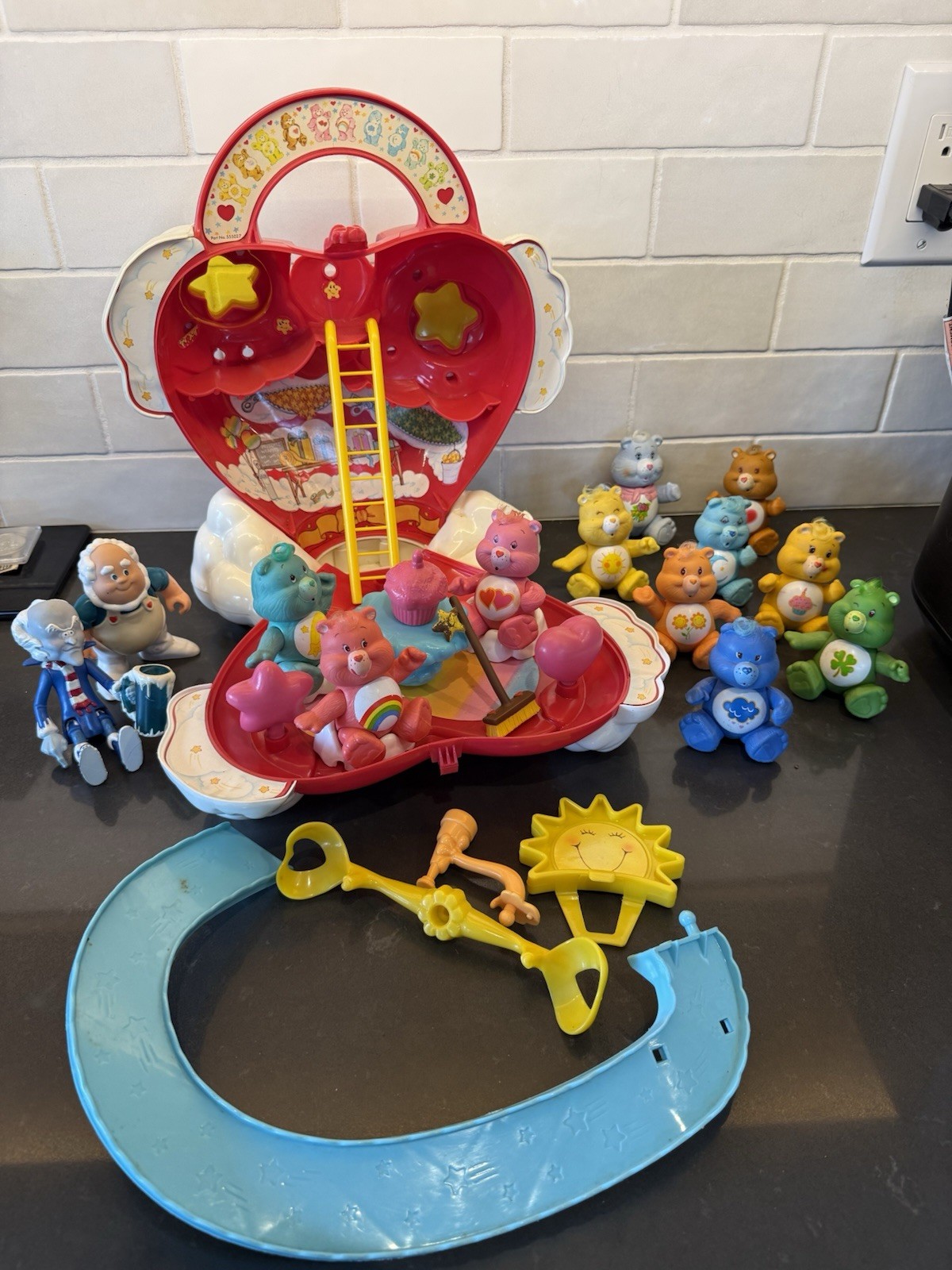 Vintage 1983 Kenner Care Bears Care-A-Lot Playset And Figures