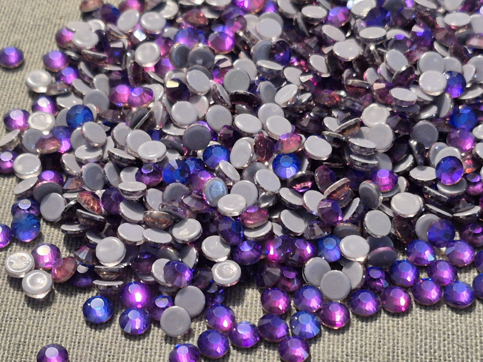 1440 HELIOTROPE HOTFIX Flatback rhinestones 20ss 4.8mm 10 Gross