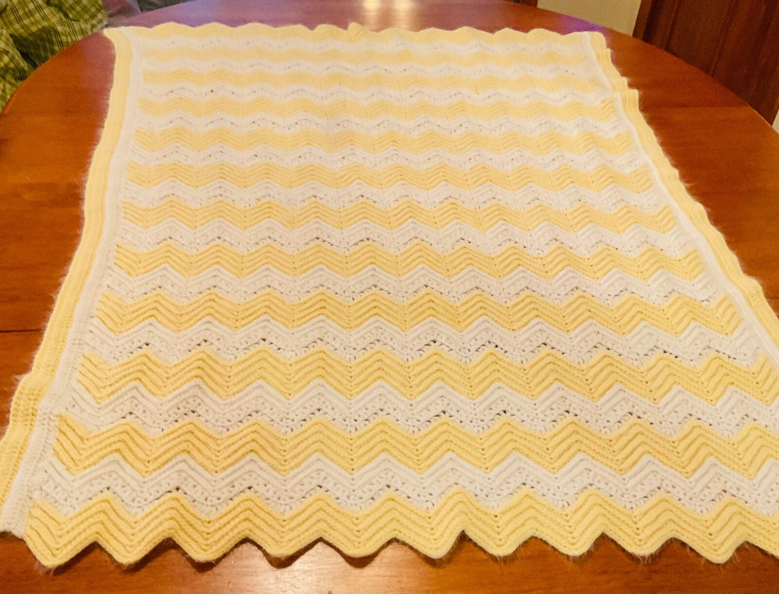Baby Blanket New Handknit 29X41 Yellow White Zig Zag Stitch Pattern