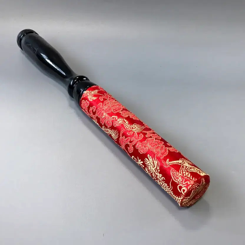 Large Singing Bowl Bell with Cushions and Sticks