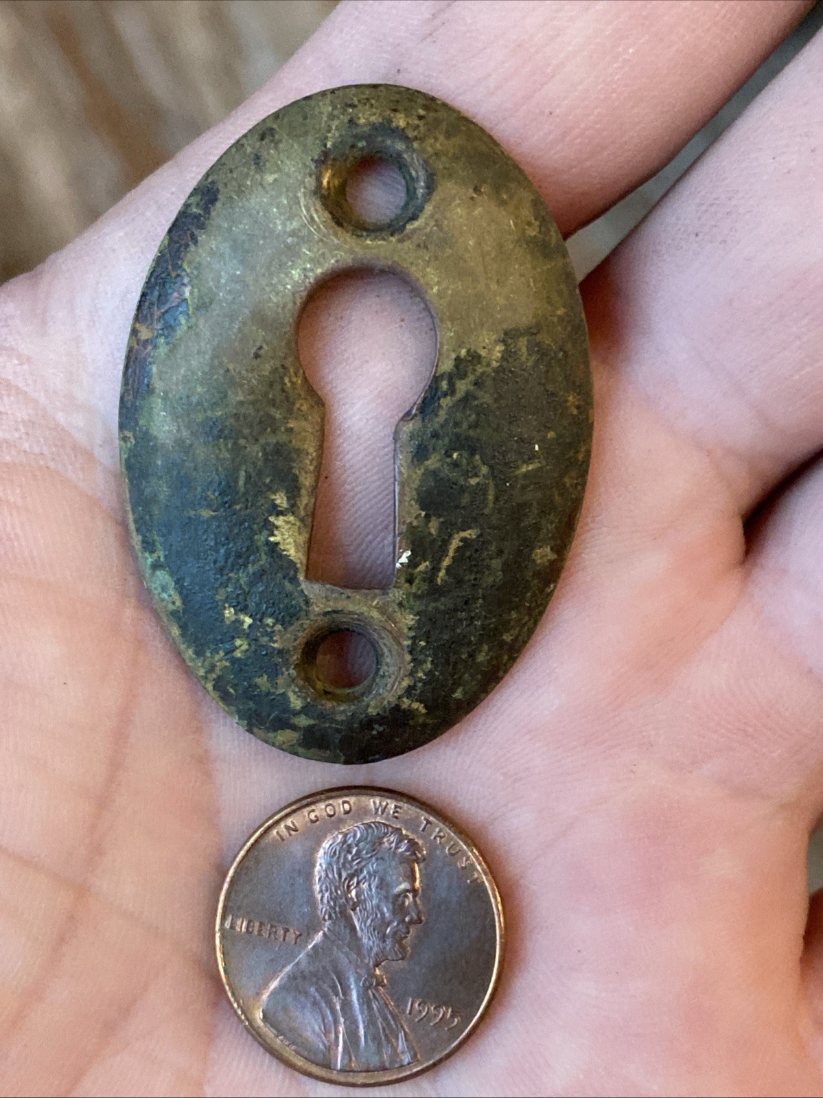 ONE PC (1) Antique Skeleton Key Hole Covers Escutcheon Door Hardware Oval Brass