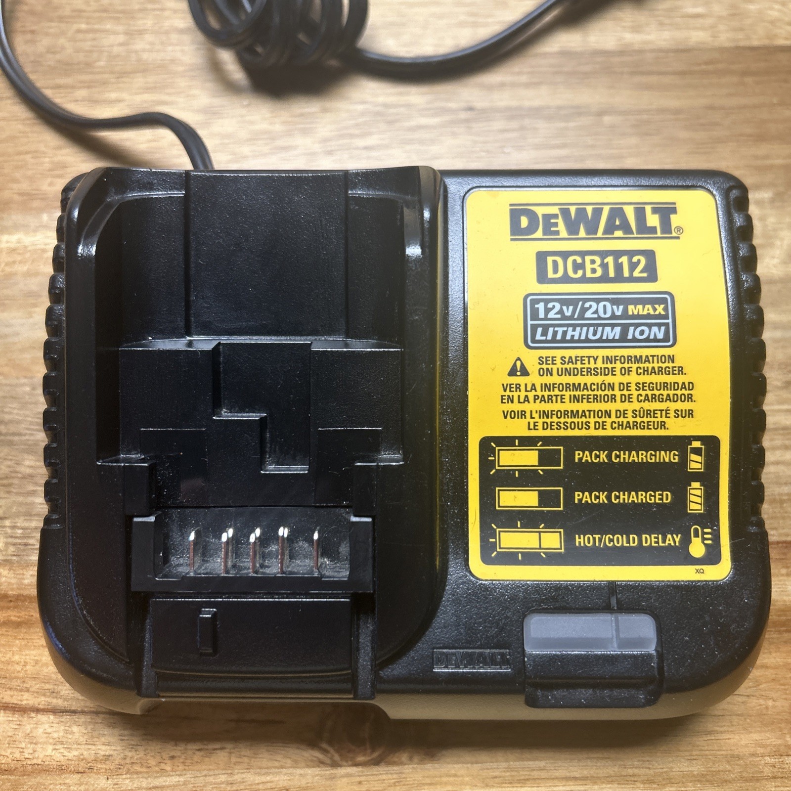 DeWalt DCB112 Max 12V / 20V Lithium-Ion Battery Charger