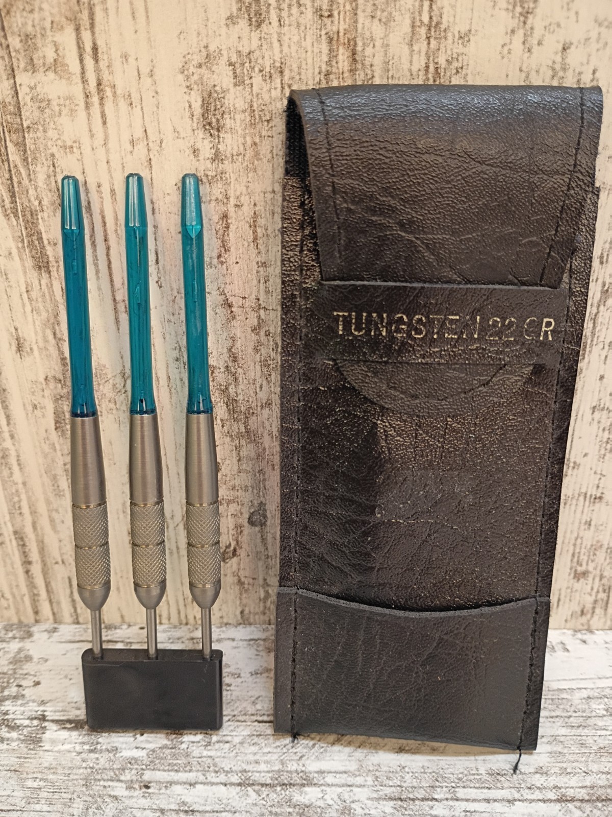 Unbranded Steel Tip Darts 22 Gram 45mm Long With Case