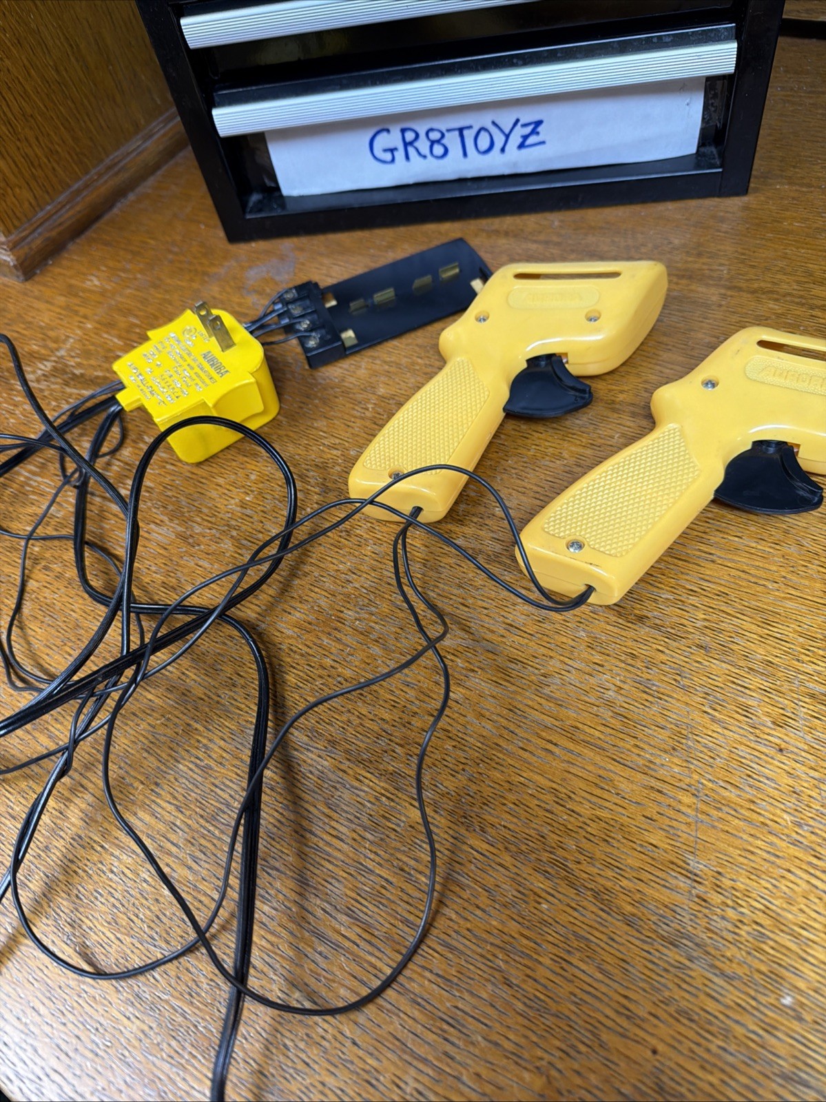 AFX SLOT CAR SPEED LOK POWER PACK, TERMINAL STRIP, AND 2 CONTROLLERS