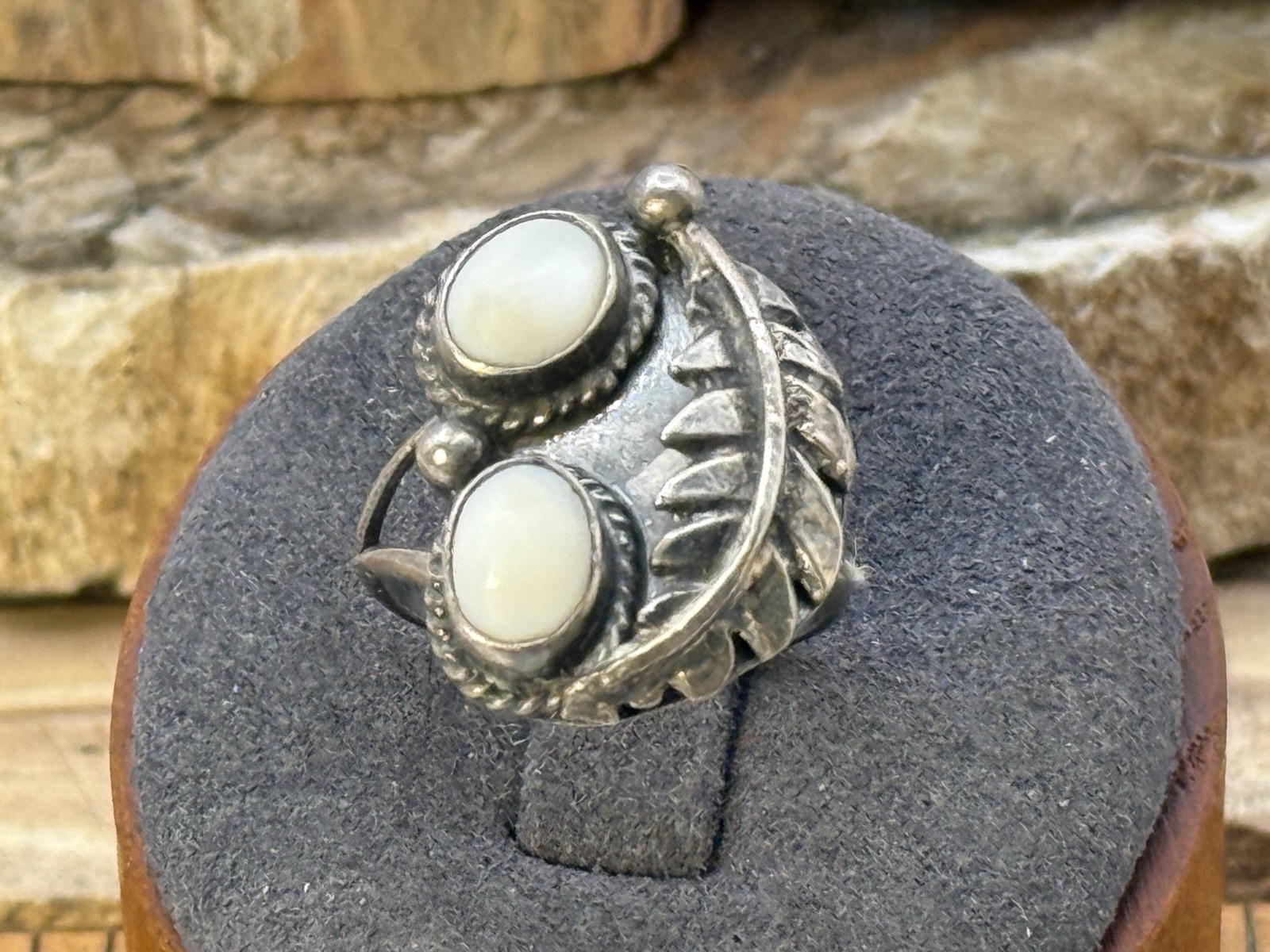 Vintage Navajo Native Sterling Silver Mother of Pearl Ring sz 5.25--672.26