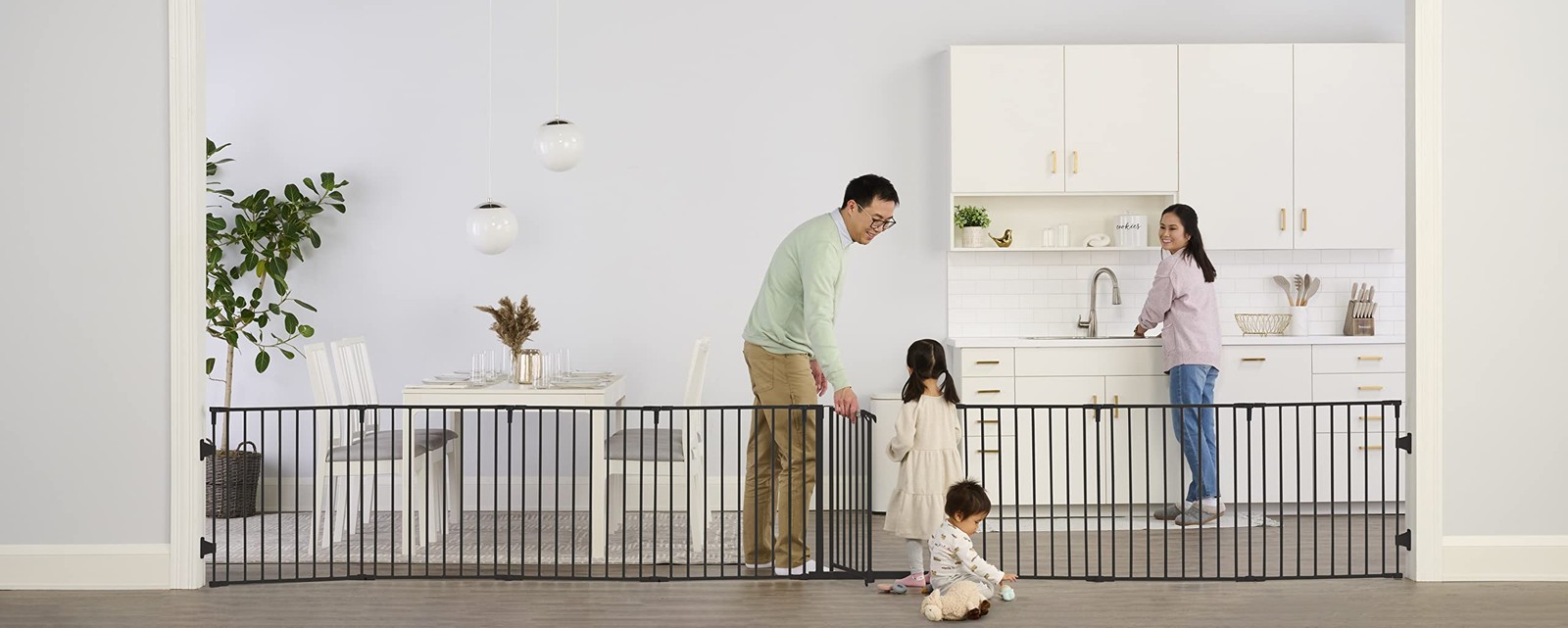 Safety Gate 192 Inch Extra Wide 2-in-1 Convertible Regalo Super Baby Play Yard