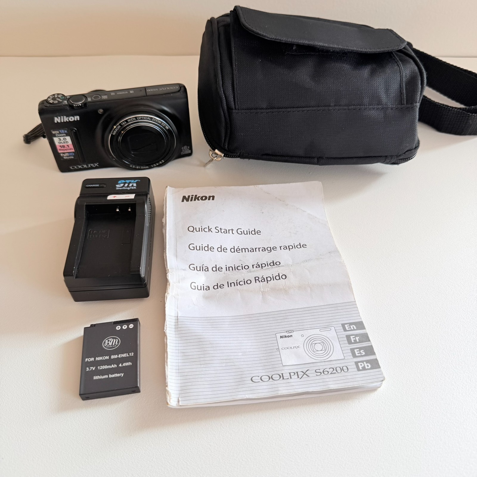 Nikon COOLPIX S9400 18.1MP Digital Camera 18x Optical Zoom w/Battery/Manual/Bag