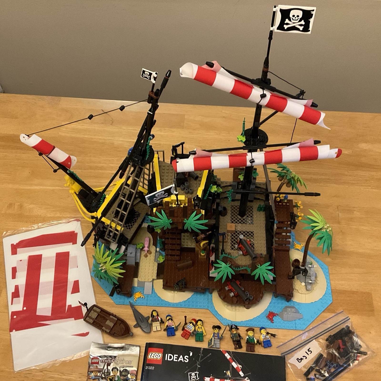 Lego Ideas: Pirates of Barracuda Bay 21322 - 100% complete plus bonus pirate CMF