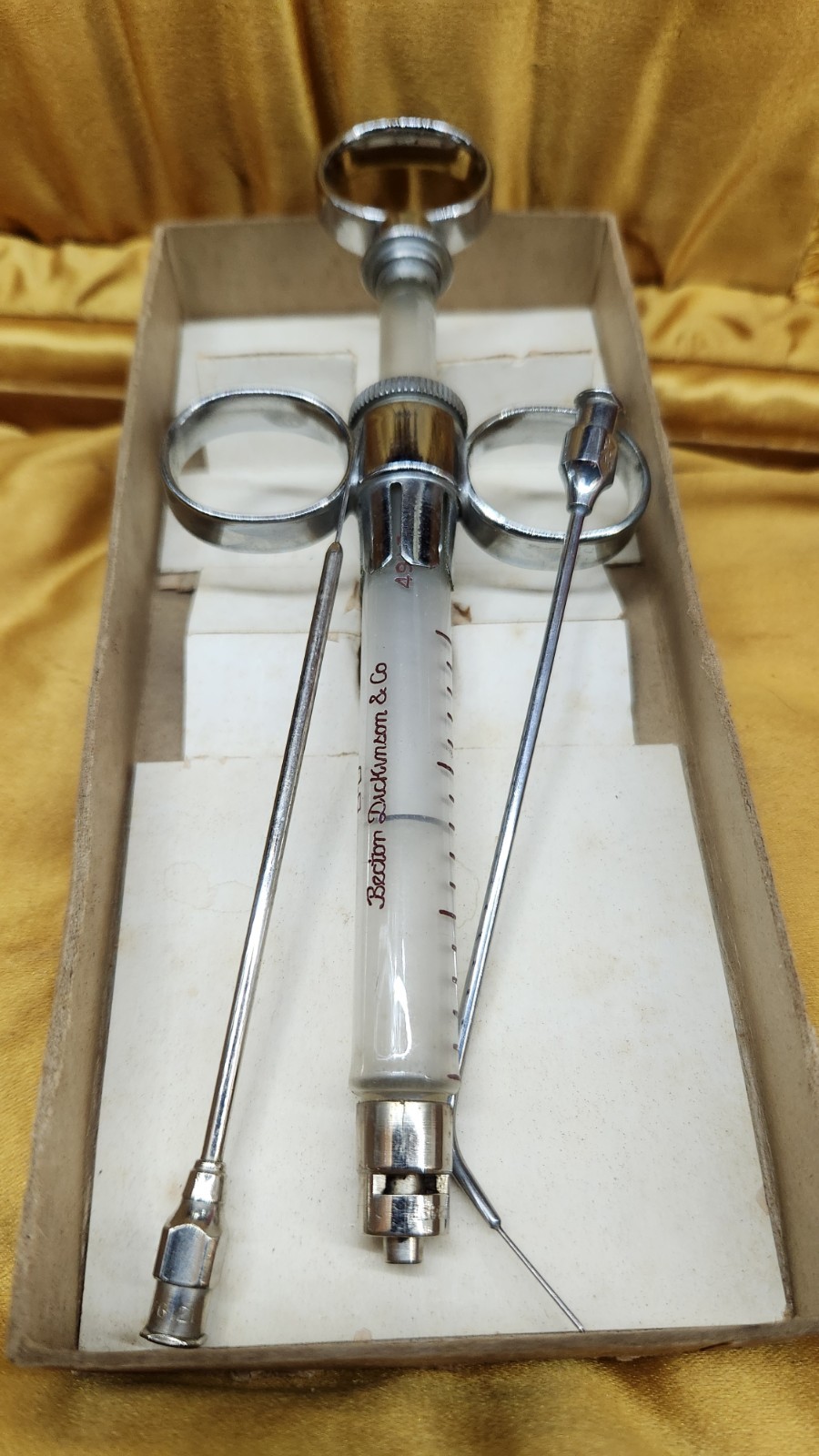 Antique Becton Dickinson Glass Hypodermic Syringe Kit w/ Needles Original Case
