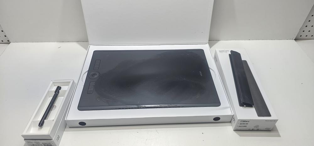 WACOM INTUOS PRO PTH860 (80558-1)
